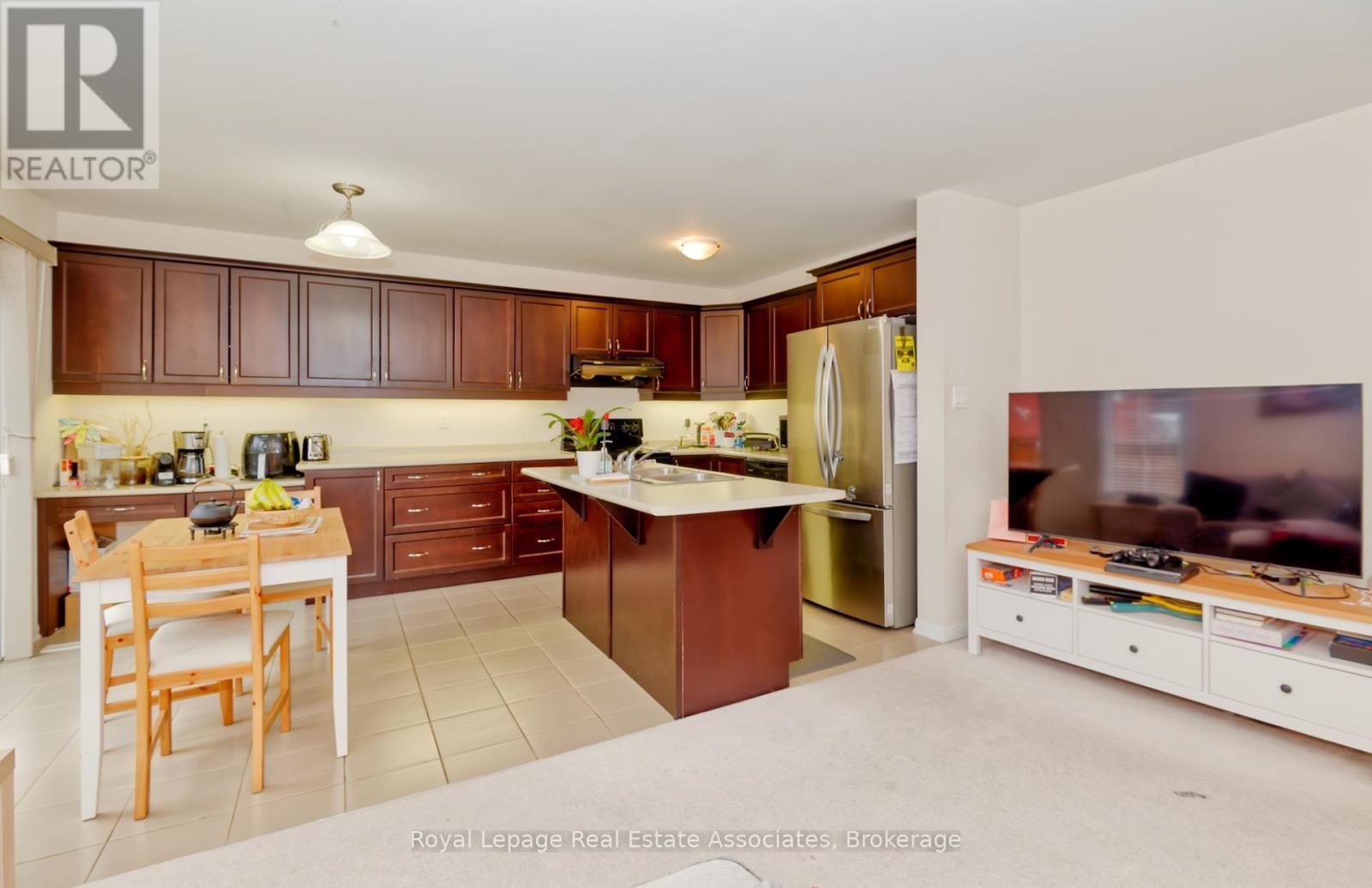 440 Dalhousie Gate, Milton, ON - Indoor Photo Showing Kitchen