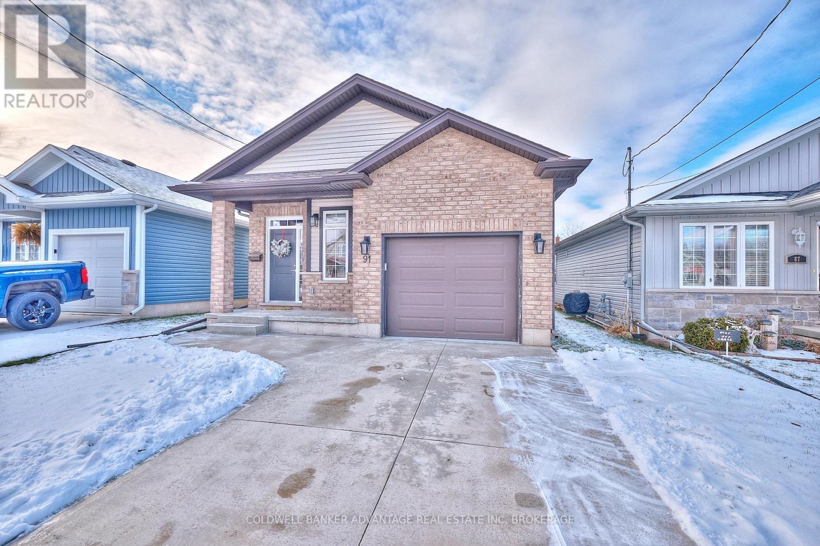 91 Scholfield Avenue S, Welland (Lincoln/Crowland), ON - Outdoor With Facade