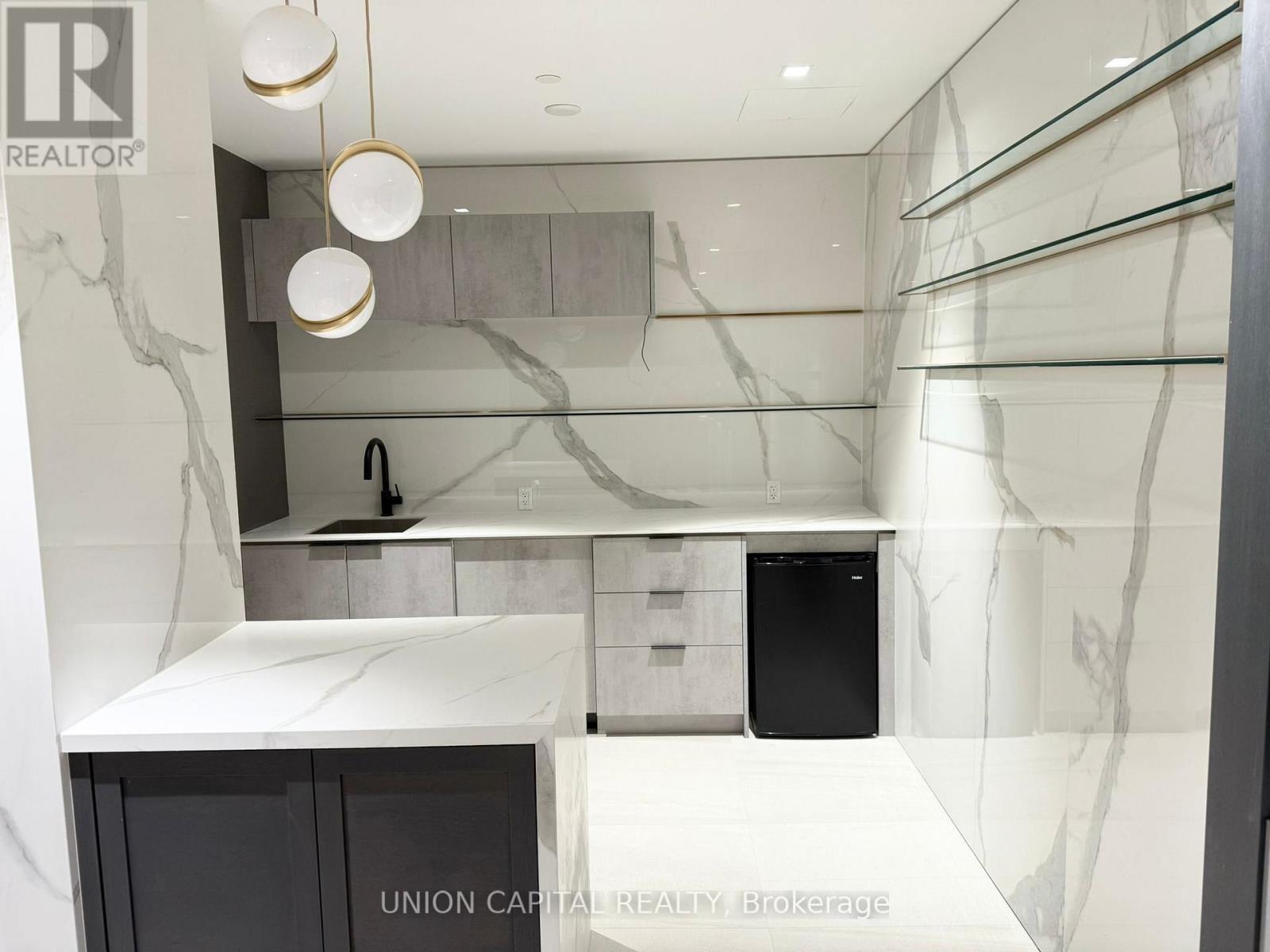 506 - 117 Broadway Avenue, Toronto, ON -