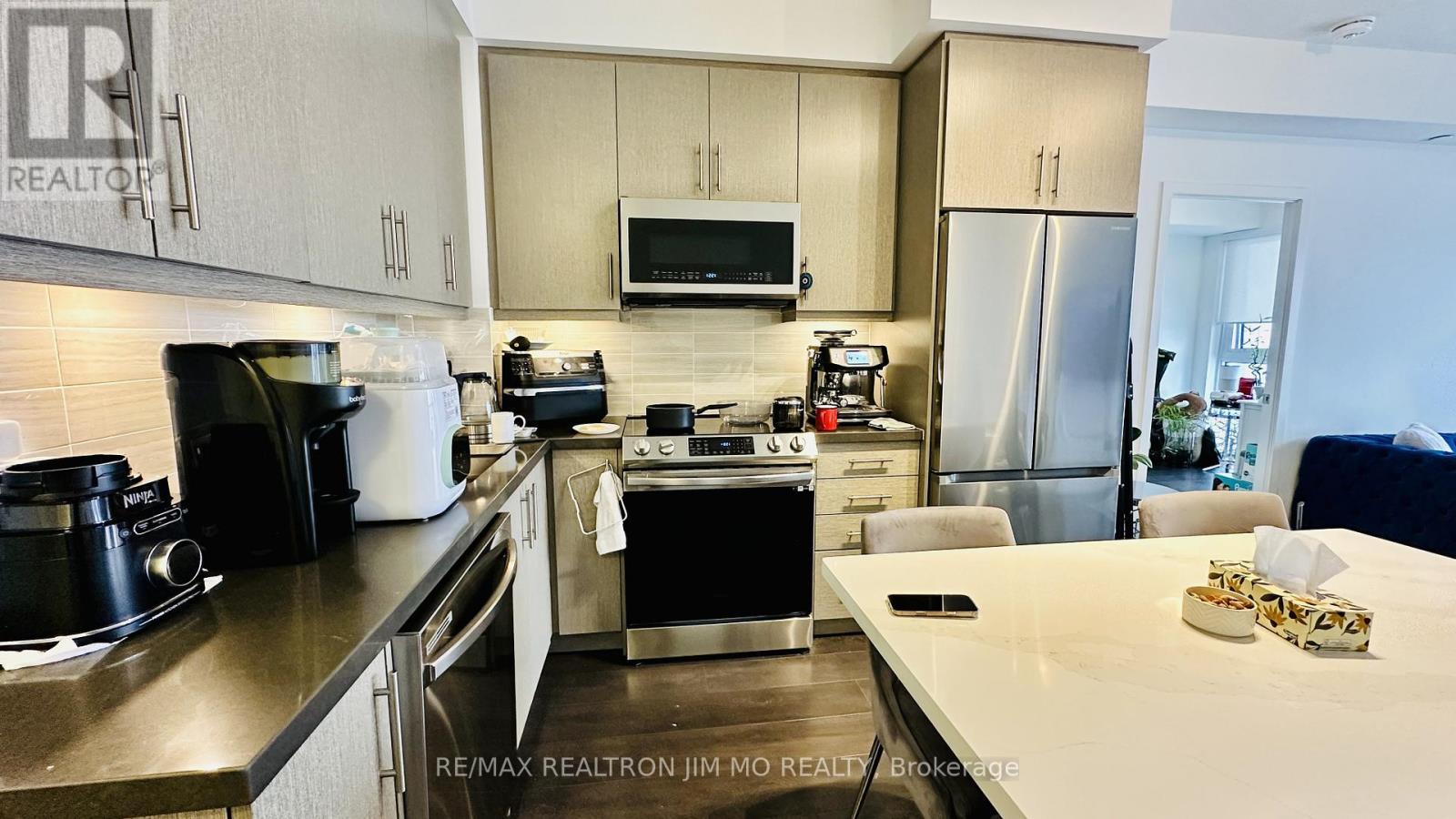 2506 - 105 Oneida Crescent, Richmond Hill, ON - Indoor Photo Showing Kitchen