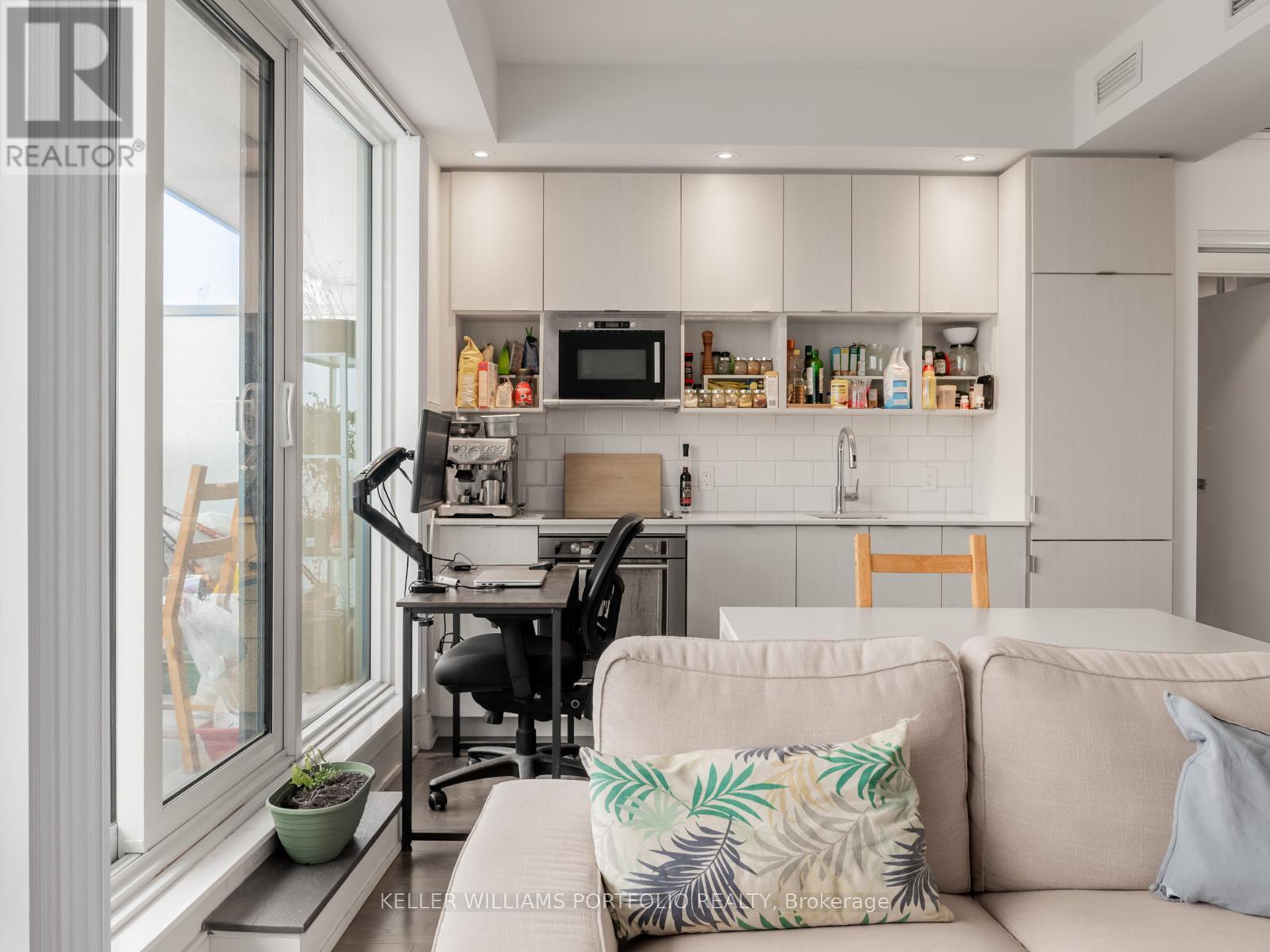 2501 - 89 Mcgill Street, Toronto, ON - Indoor Photo Showing Other Room