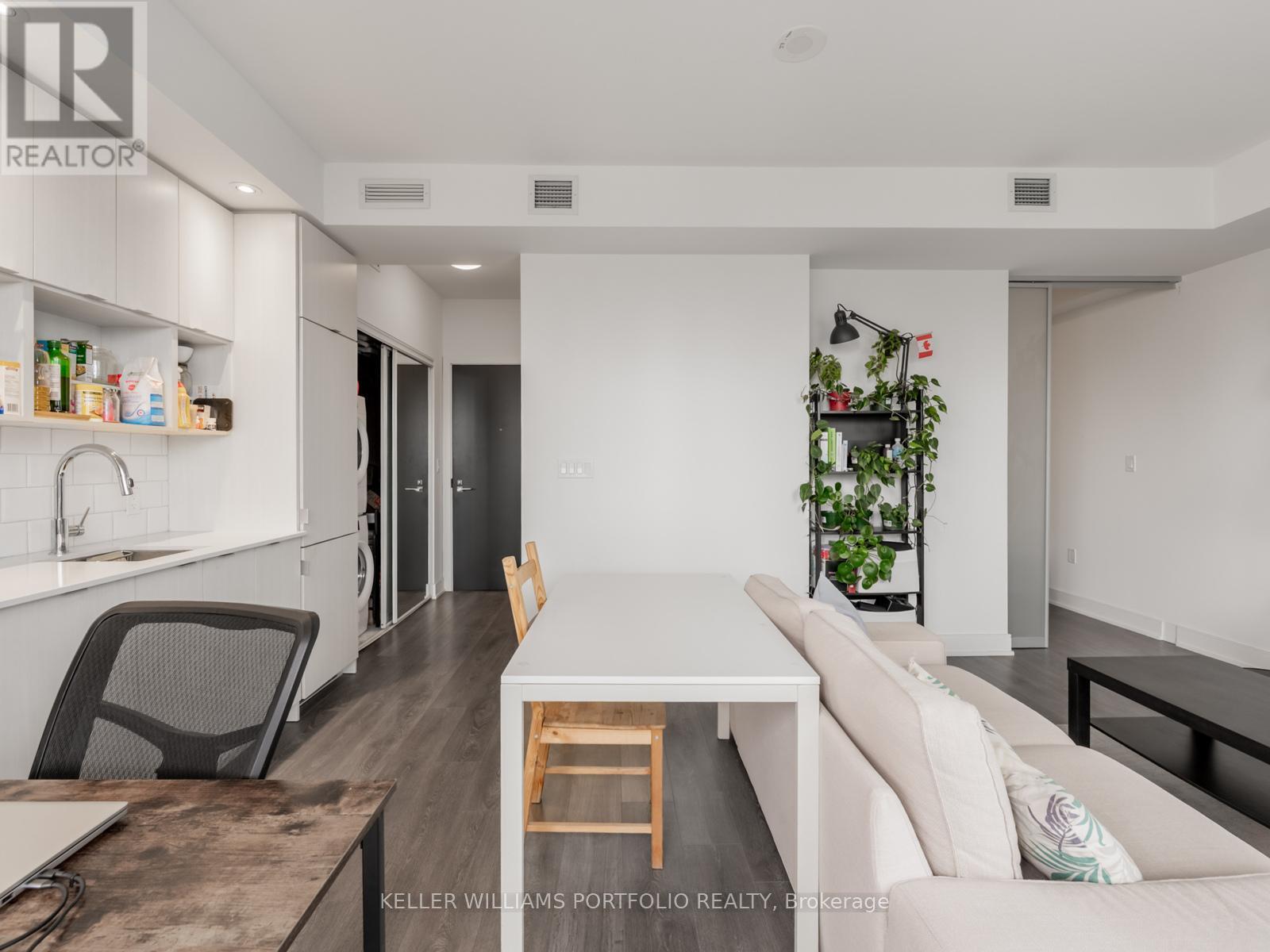 2501 - 89 Mcgill Street, Toronto, ON - Indoor