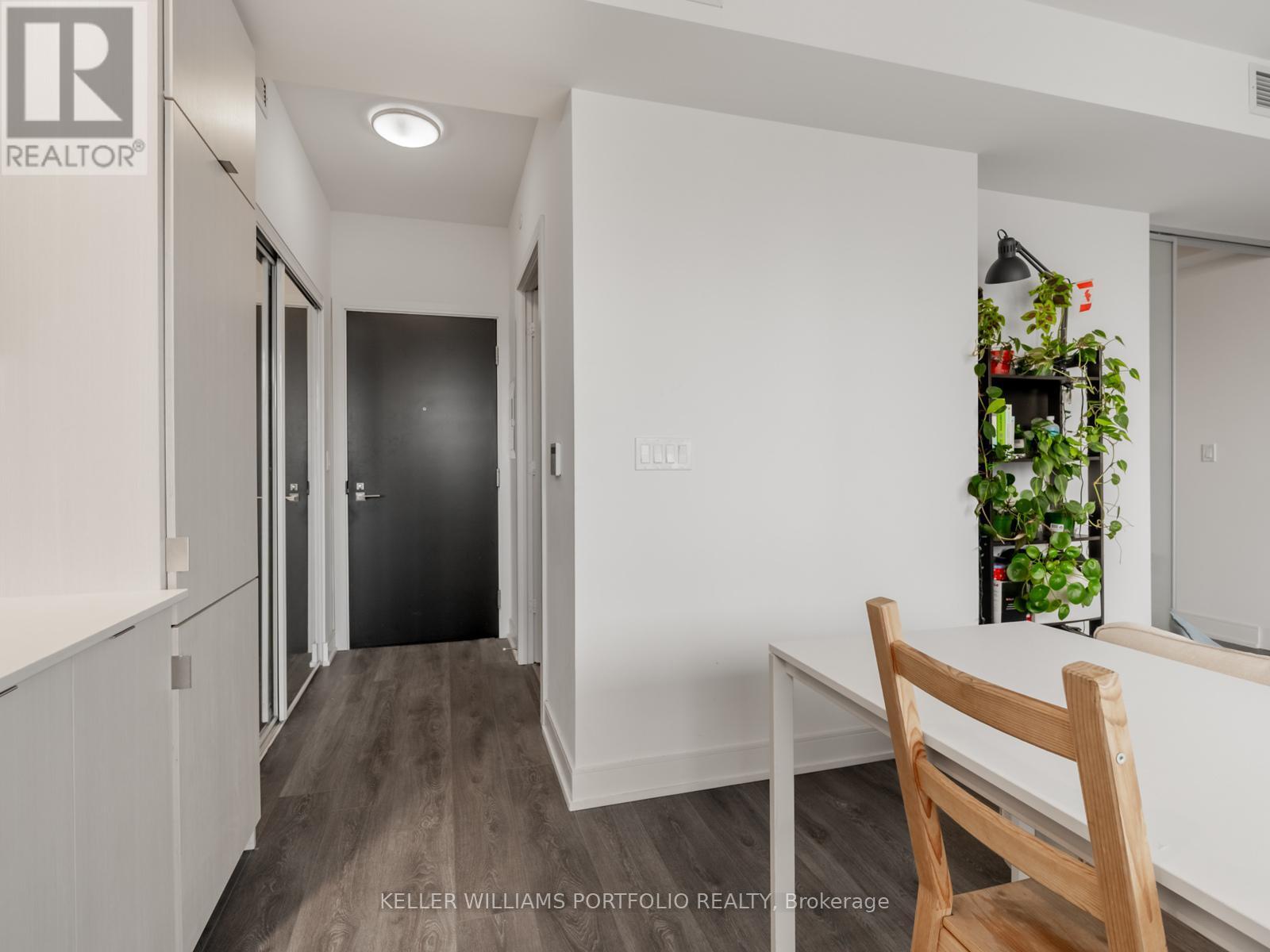 2501 - 89 Mcgill Street, Toronto, ON - Indoor Photo Showing Other Room