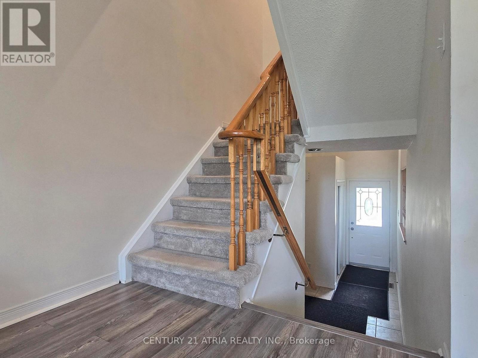 16 Stiles Avenue, Aurora, ON - Indoor Photo Showing Other Room