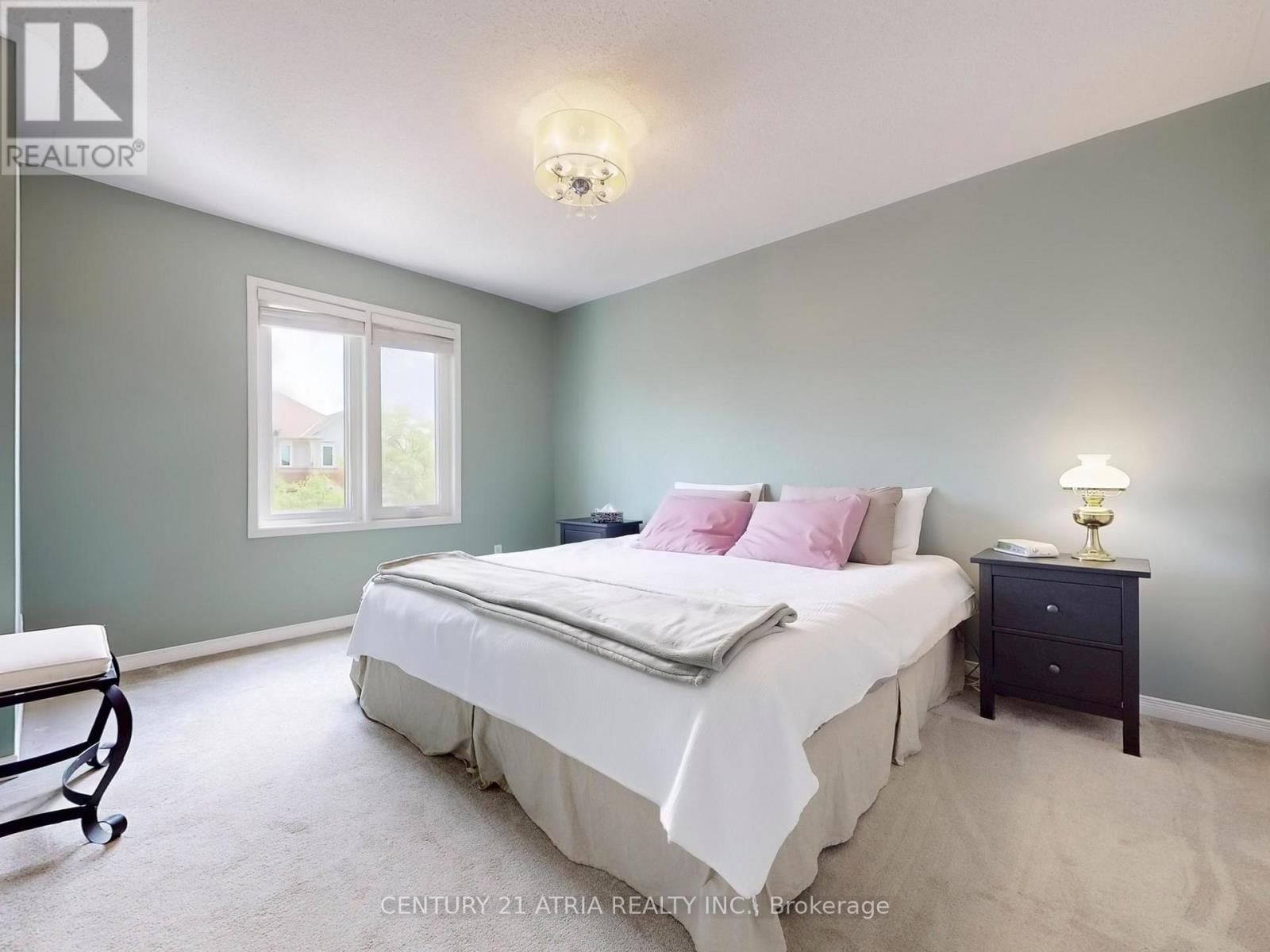 16 Stiles Avenue, Aurora, ON - Indoor Photo Showing Bedroom