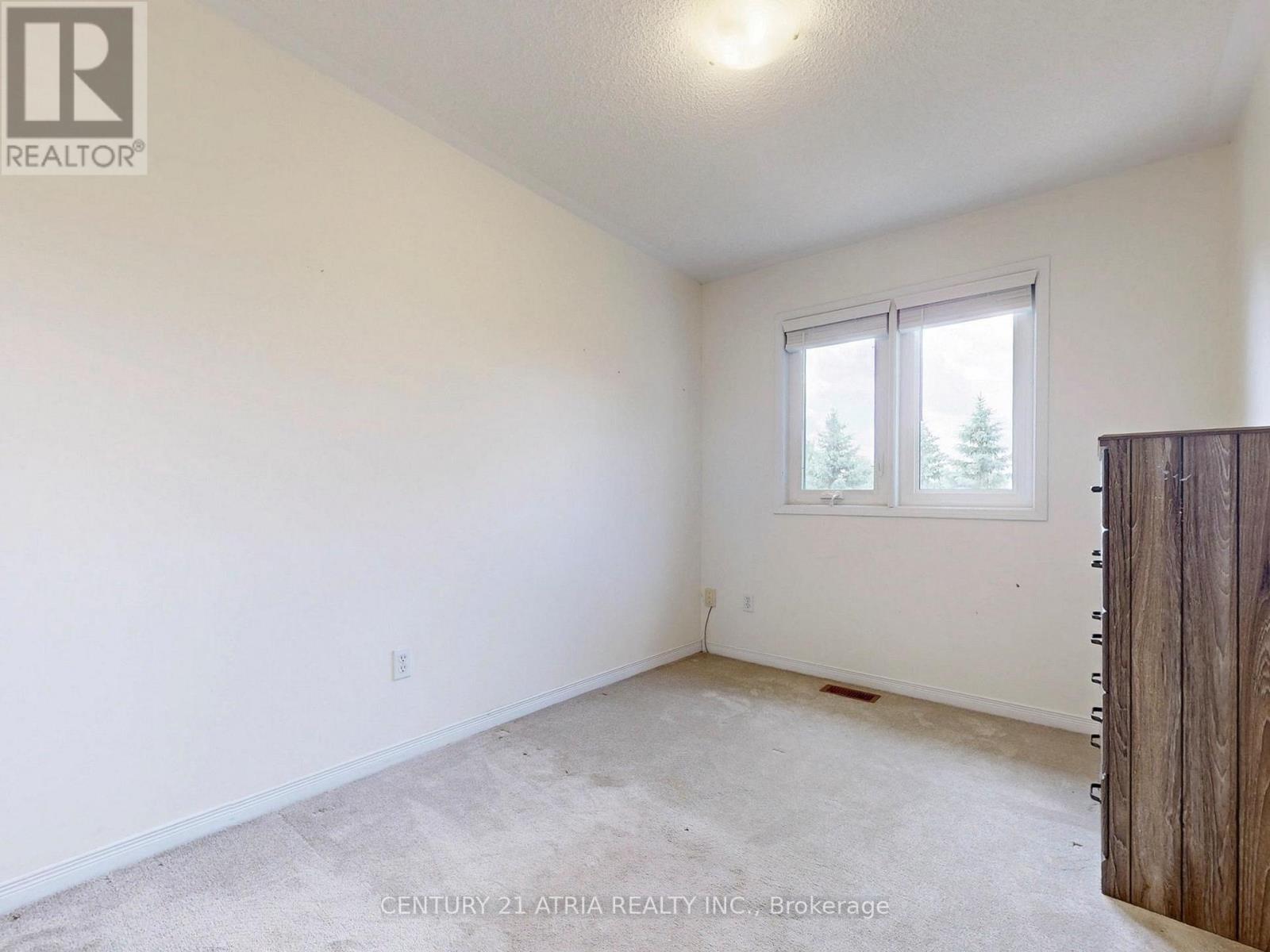 16 Stiles Avenue, Aurora, ON - Indoor Photo Showing Other Room