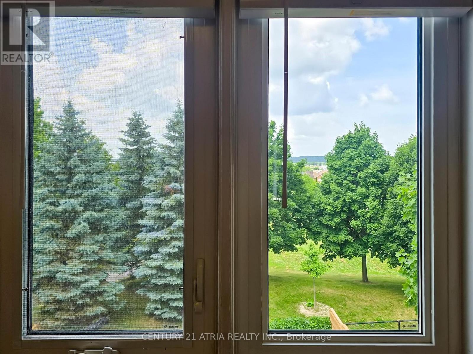 16 Stiles Avenue, Aurora, ON - Indoor Photo Showing Other Room