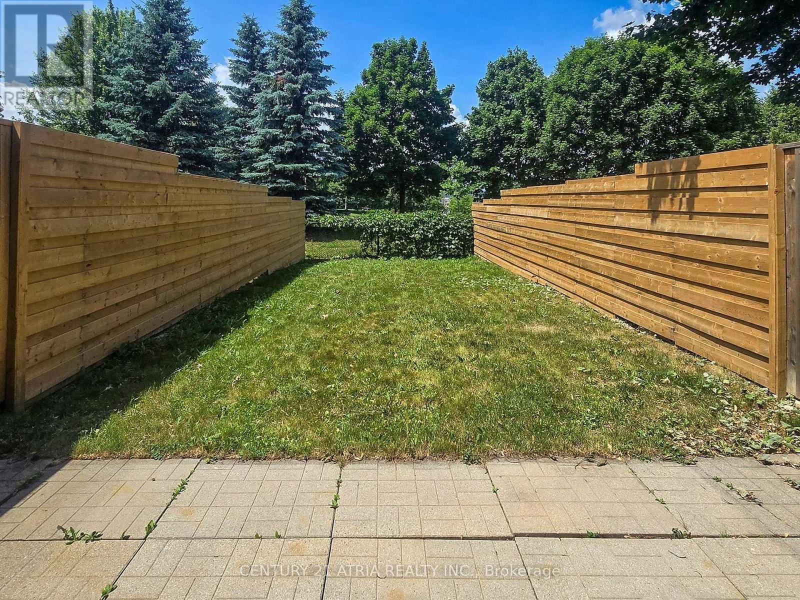 16 Stiles Avenue, Aurora, ON - Outdoor