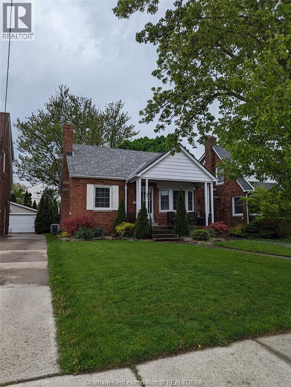 86 Phyllis Avenue, Chatham, ON - Outdoor With Facade