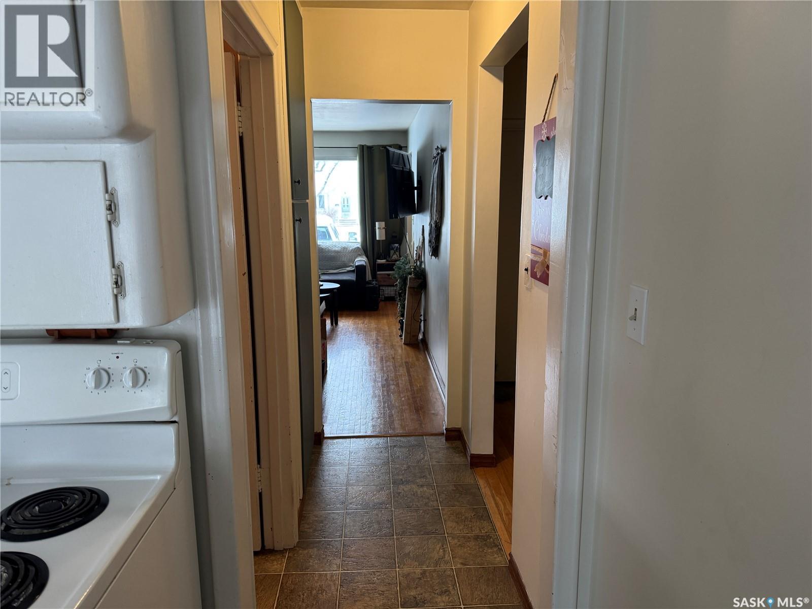 1134 Main Street, Saskatoon, SK - Indoor Photo Showing Laundry Room