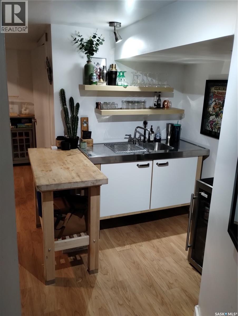 1134 Main Street, Saskatoon, SK - Indoor Photo Showing Kitchen