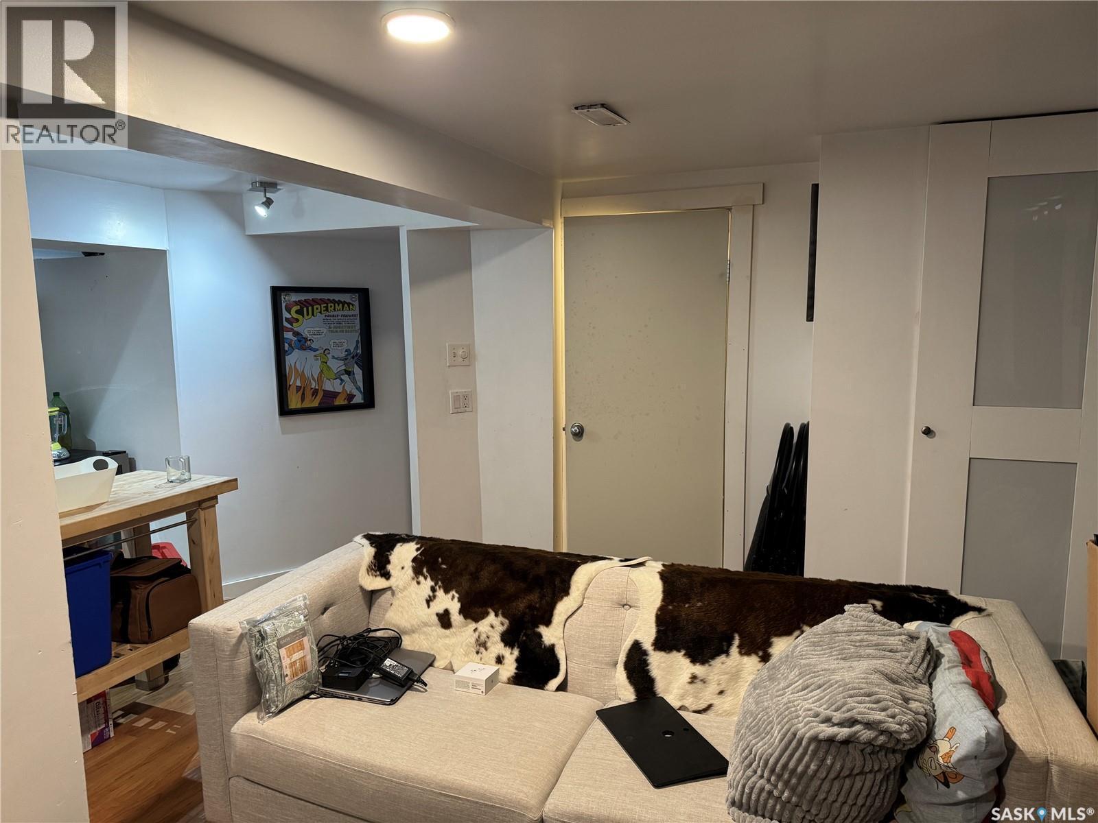 1134 Main Street, Saskatoon, SK - Indoor