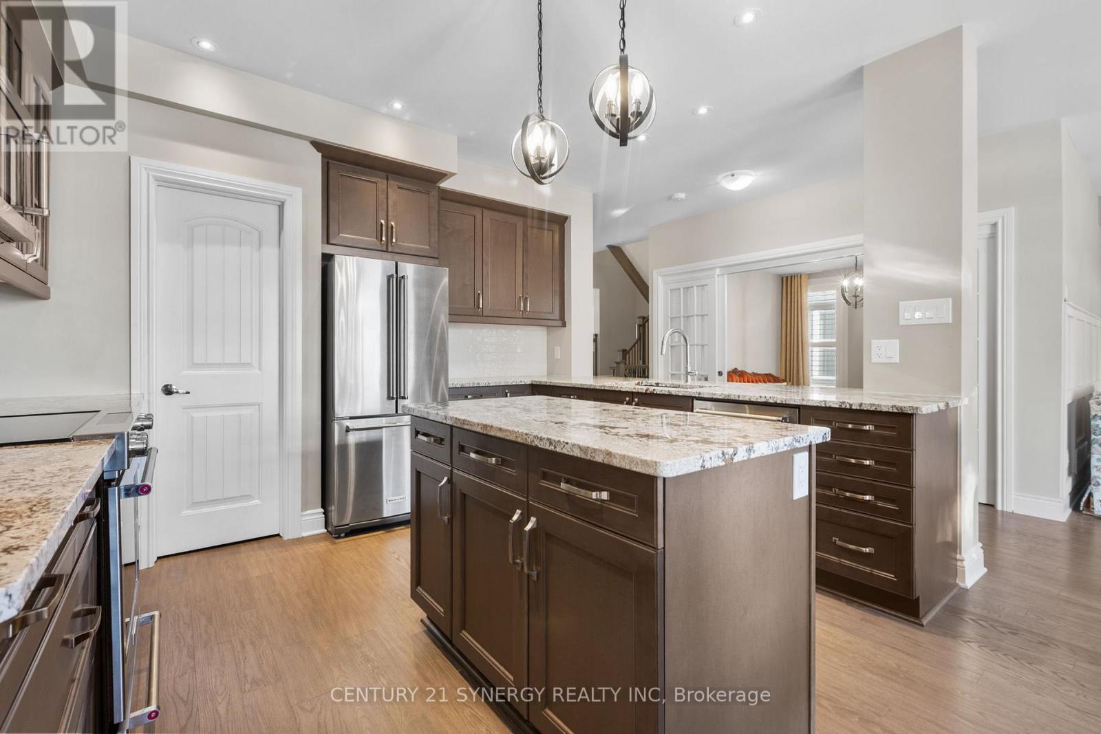 779 Fiddlehead Street, Ottawa, ON - Indoor Photo Showing Kitchen With Upgraded Kitchen