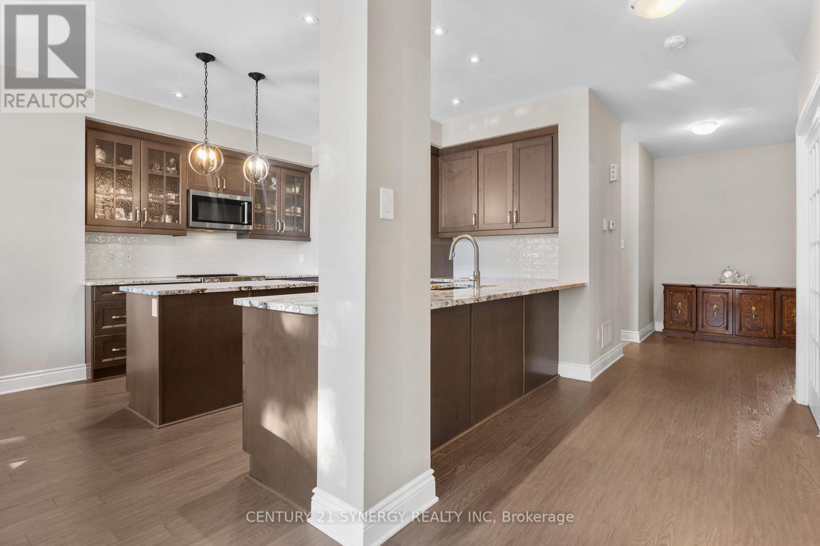 779 Fiddlehead Street, Ottawa, ON - Indoor Photo Showing Kitchen With Upgraded Kitchen