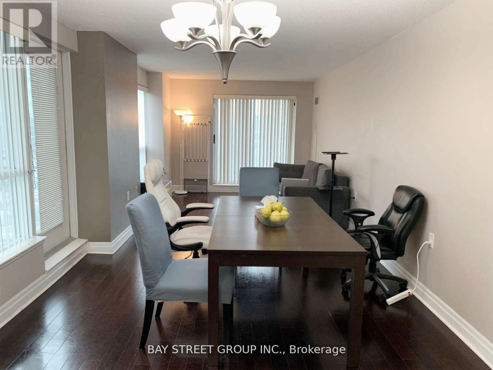 906 - 21 Hillcrest Avenue, Toronto, ON - Indoor Photo Showing Dining Room
