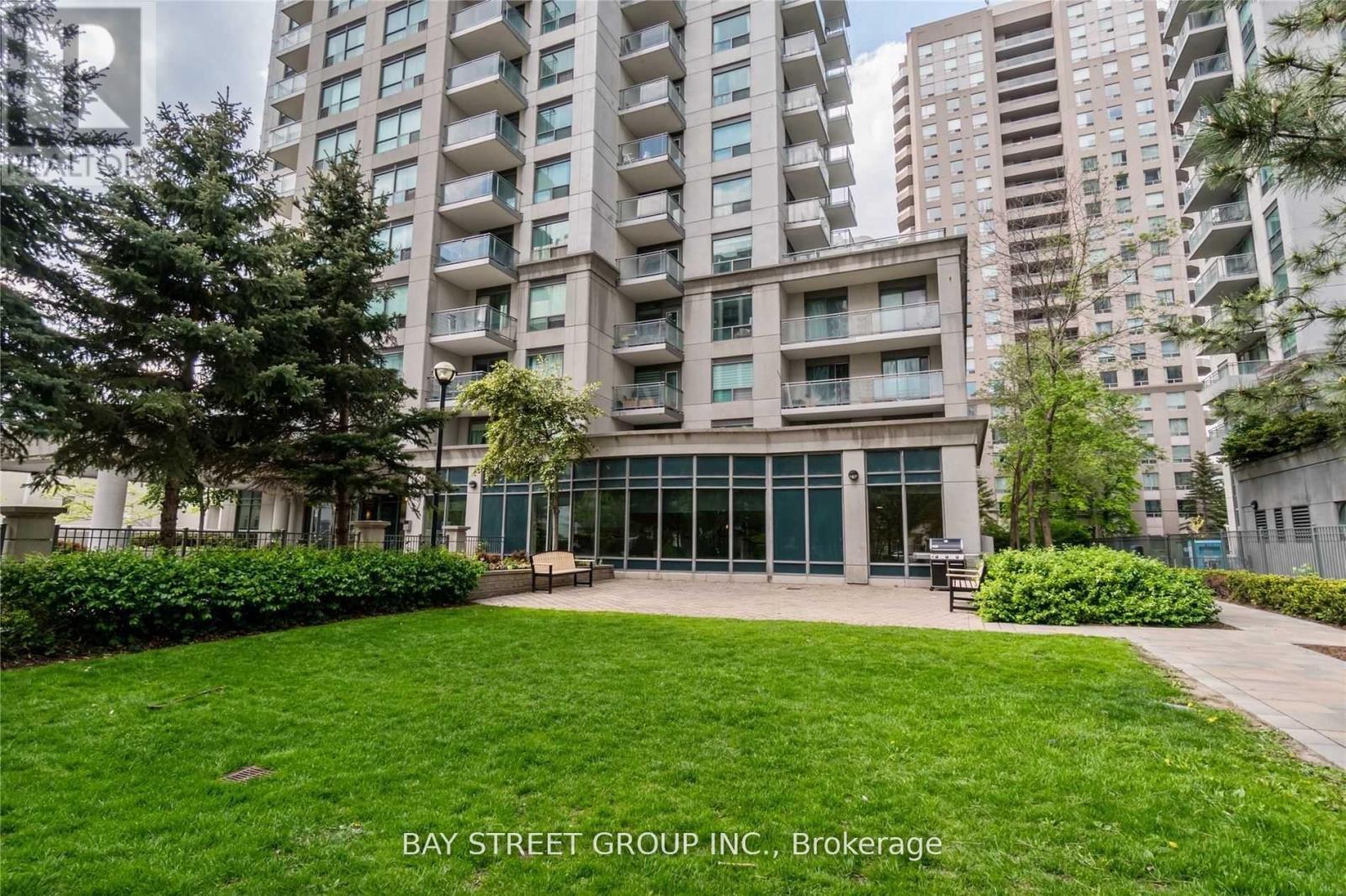 906 - 21 Hillcrest Avenue, Toronto, ON - Outdoor With Facade