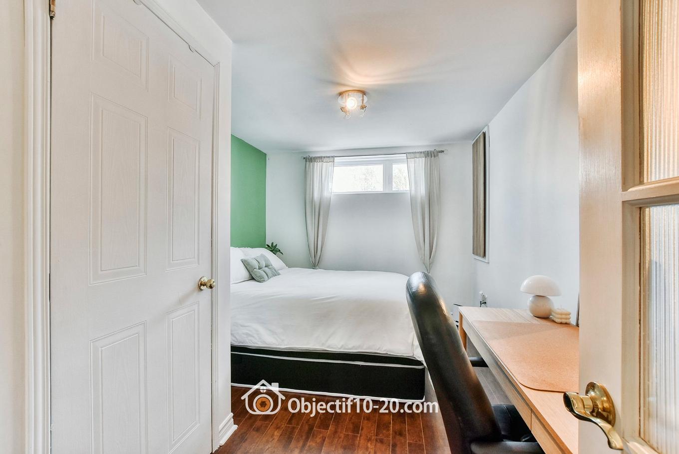 Chambre à coucher - 113 Rue De L'Émeraude, Saint-Colomban, QC - Indoor Photo Showing Bedroom