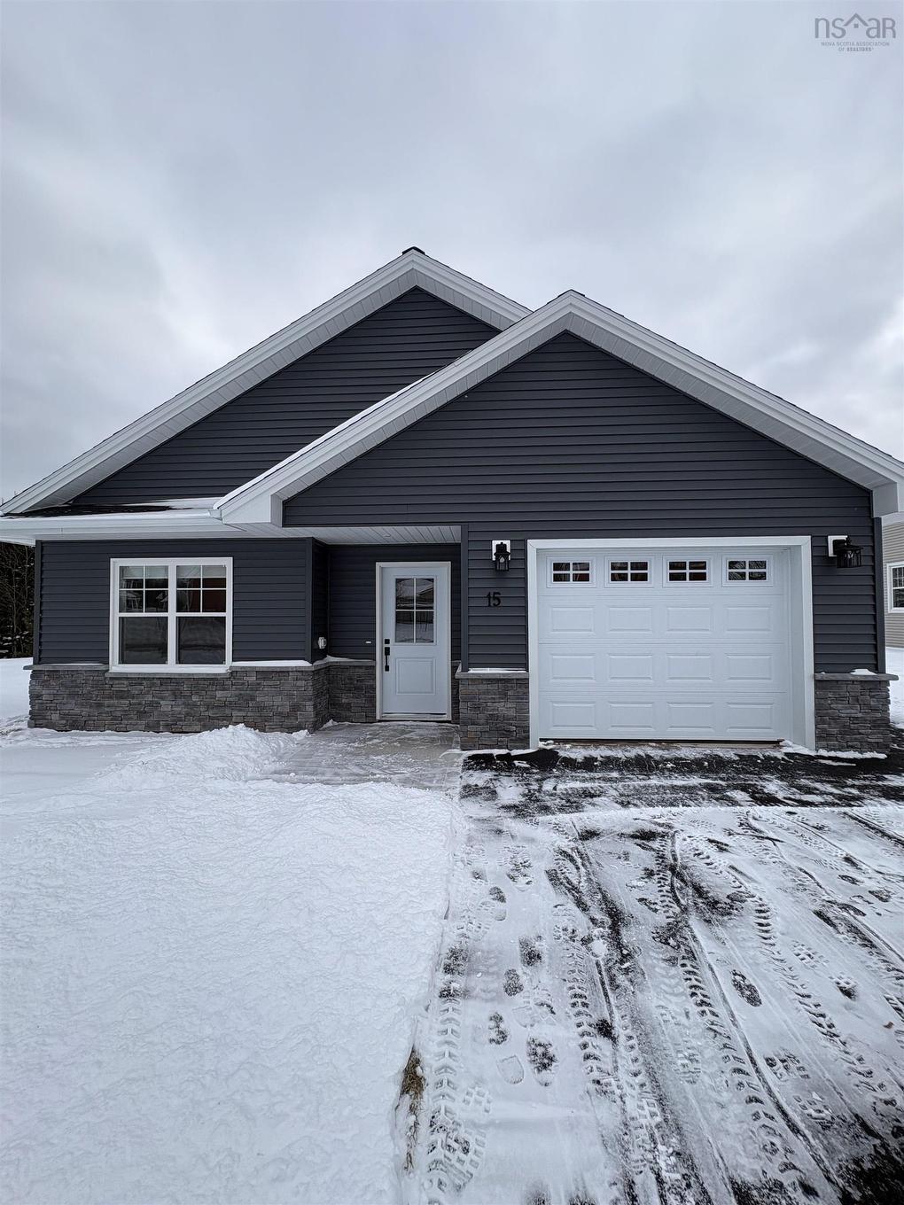 15 Oxford Court, Valley, NS