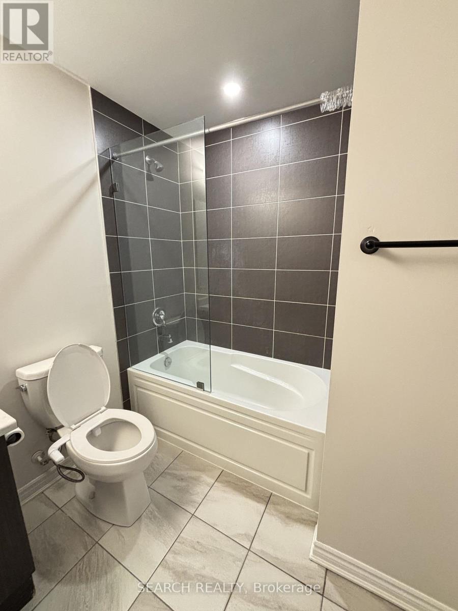 227 - 200 Lagerfeld Drive, Brampton, ON - Indoor Photo Showing Bathroom