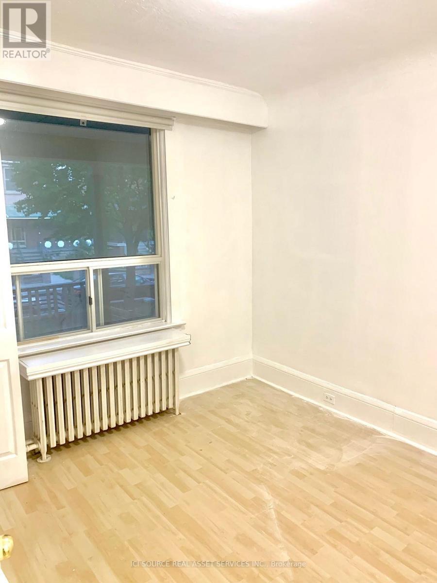 1 - 176 Grace Street, Toronto, ON - Indoor Photo Showing Other Room