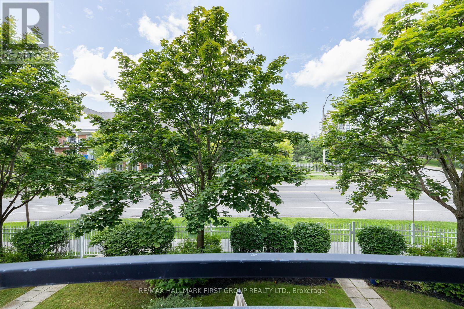 208 - 91 Aspen Springs Drive, Clarington, ON - Outdoor