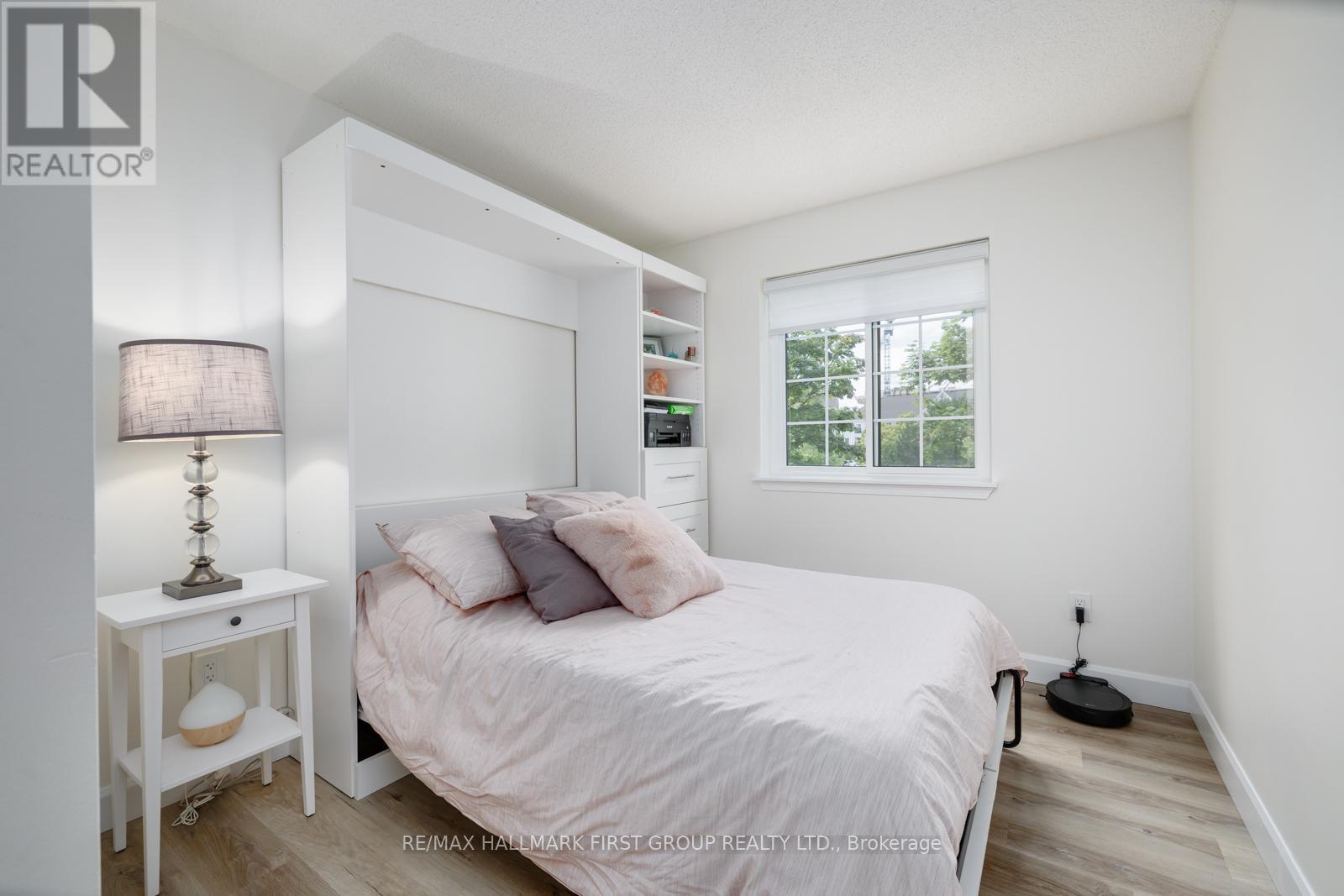 208 - 91 Aspen Springs Drive, Clarington, ON - Indoor Photo Showing Bedroom