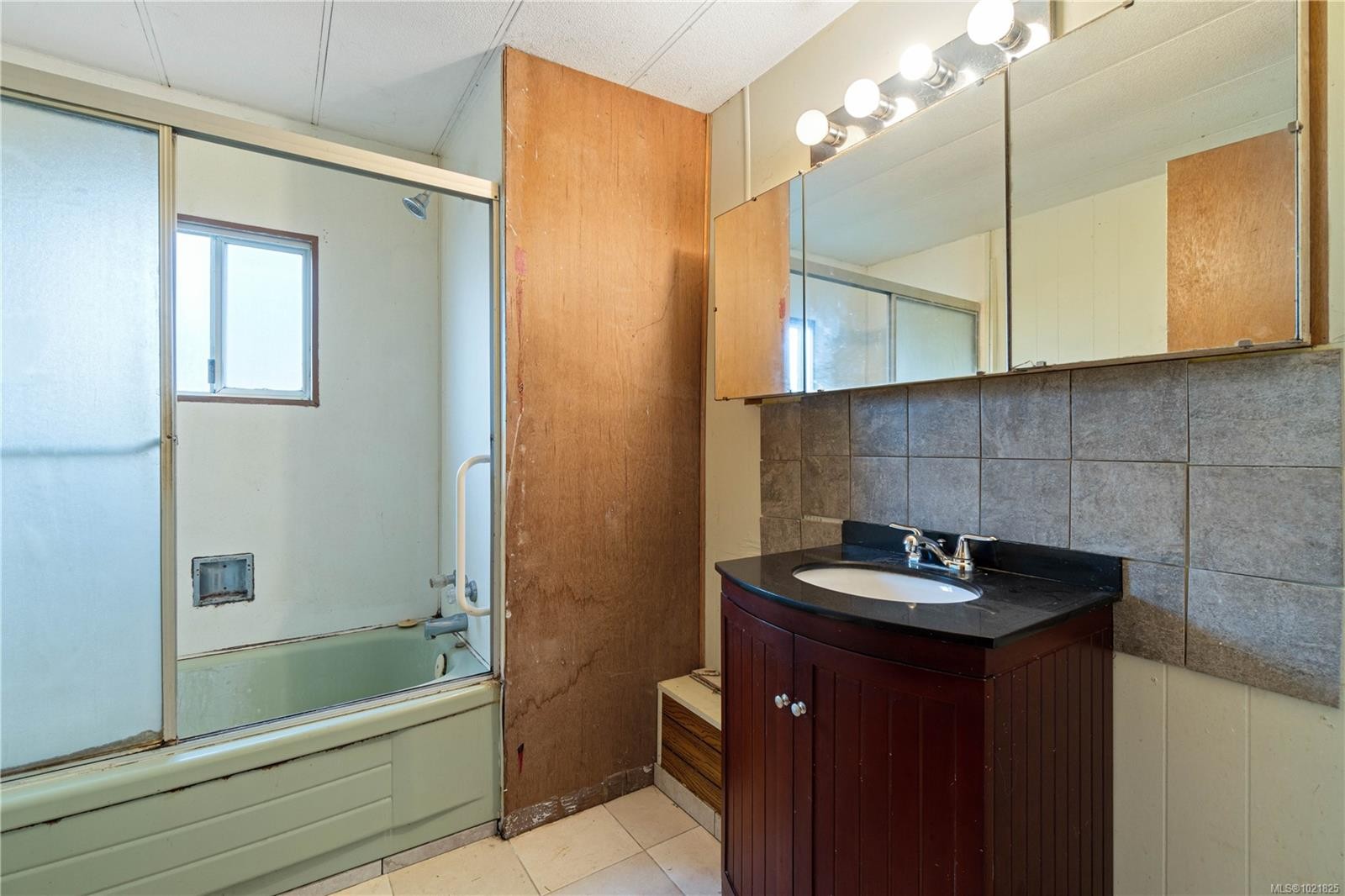 792 Reid Rd, Parksville, BC