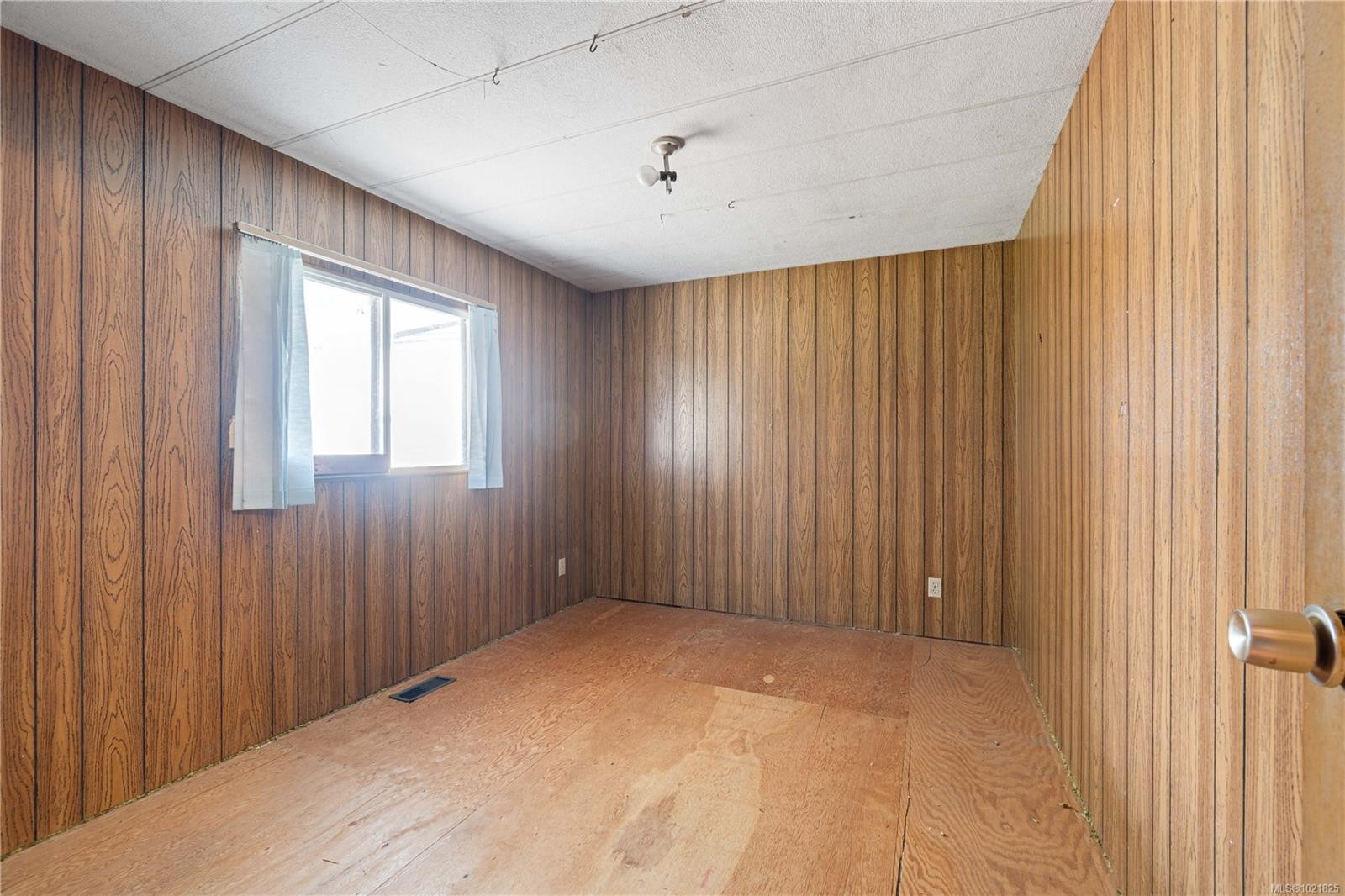 792 Reid Rd, Parksville, BC