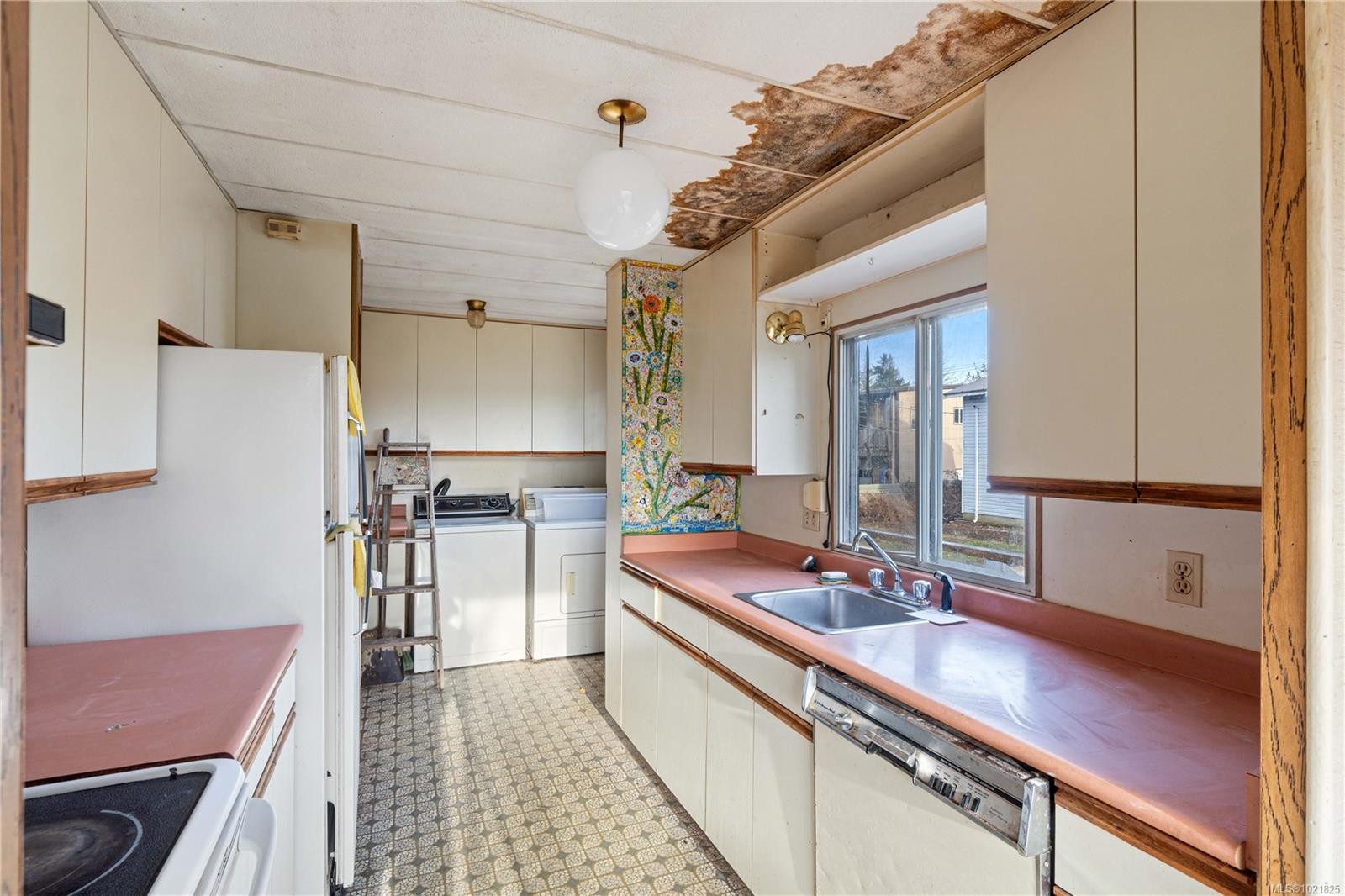 792 Reid Rd, Parksville, BC