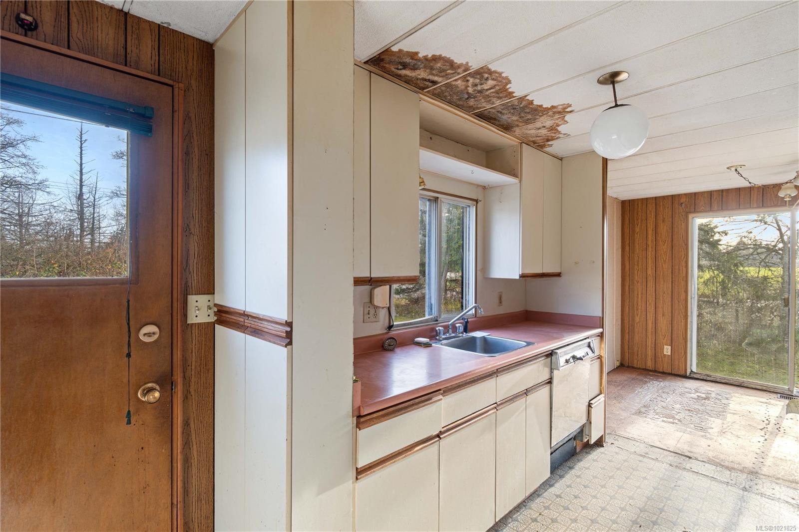 792 Reid Rd, Parksville, BC