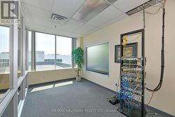 4 Self-Contained Cubicles -