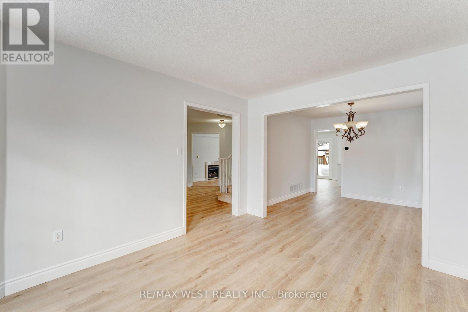 20 Felt Crescent, Barrie, ON - Indoor Photo Showing Other Room