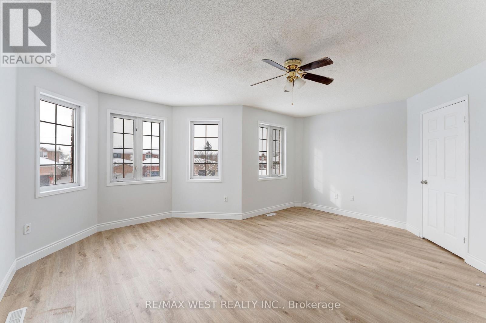 20 Felt Crescent, Barrie, ON - Indoor Photo Showing Other Room