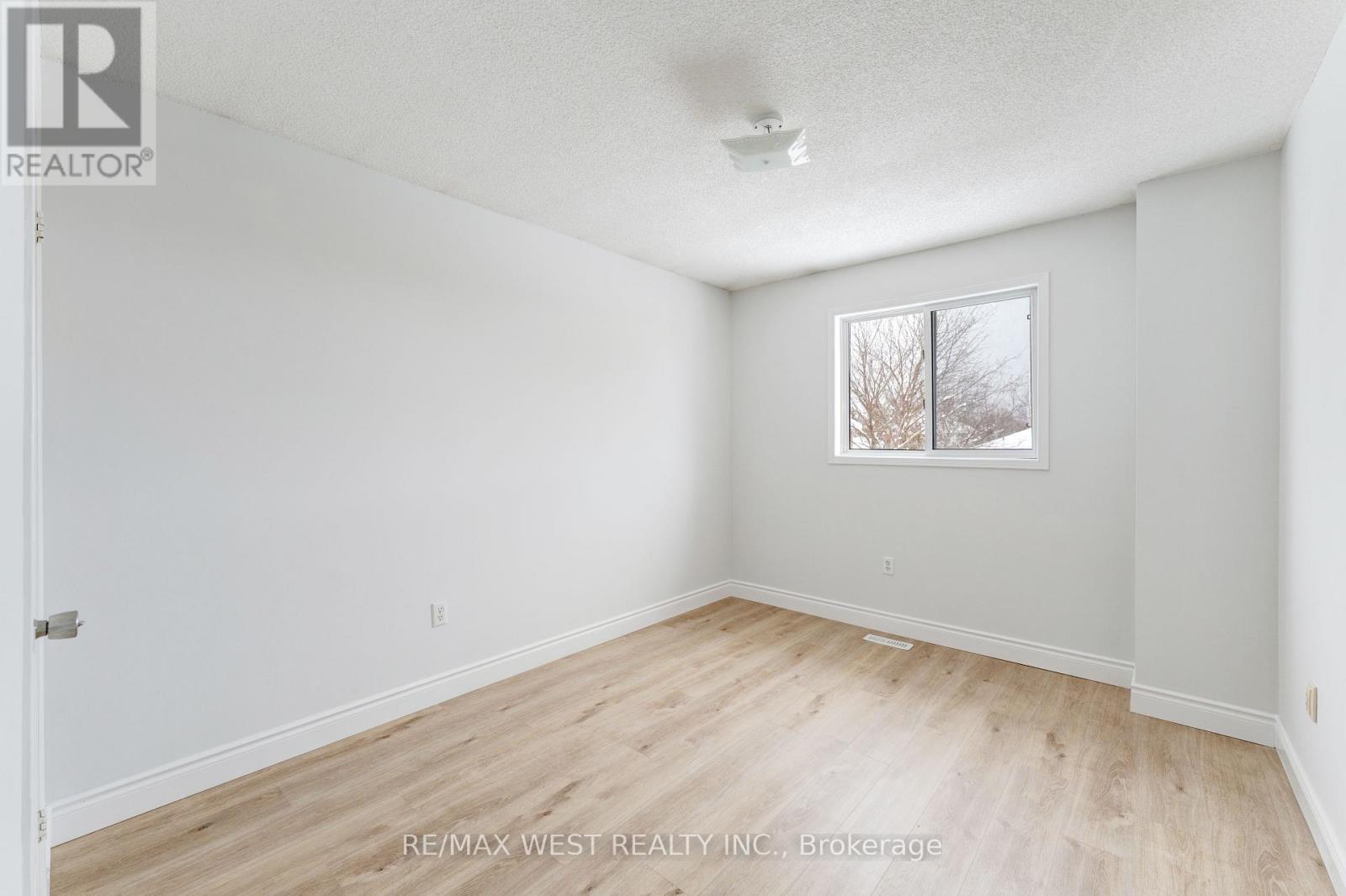 20 Felt Crescent, Barrie, ON - Indoor Photo Showing Other Room