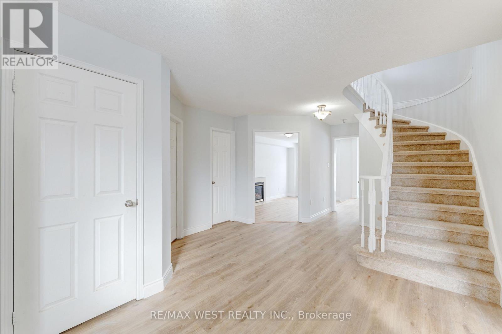 20 Felt Crescent, Barrie, ON - Indoor Photo Showing Other Room