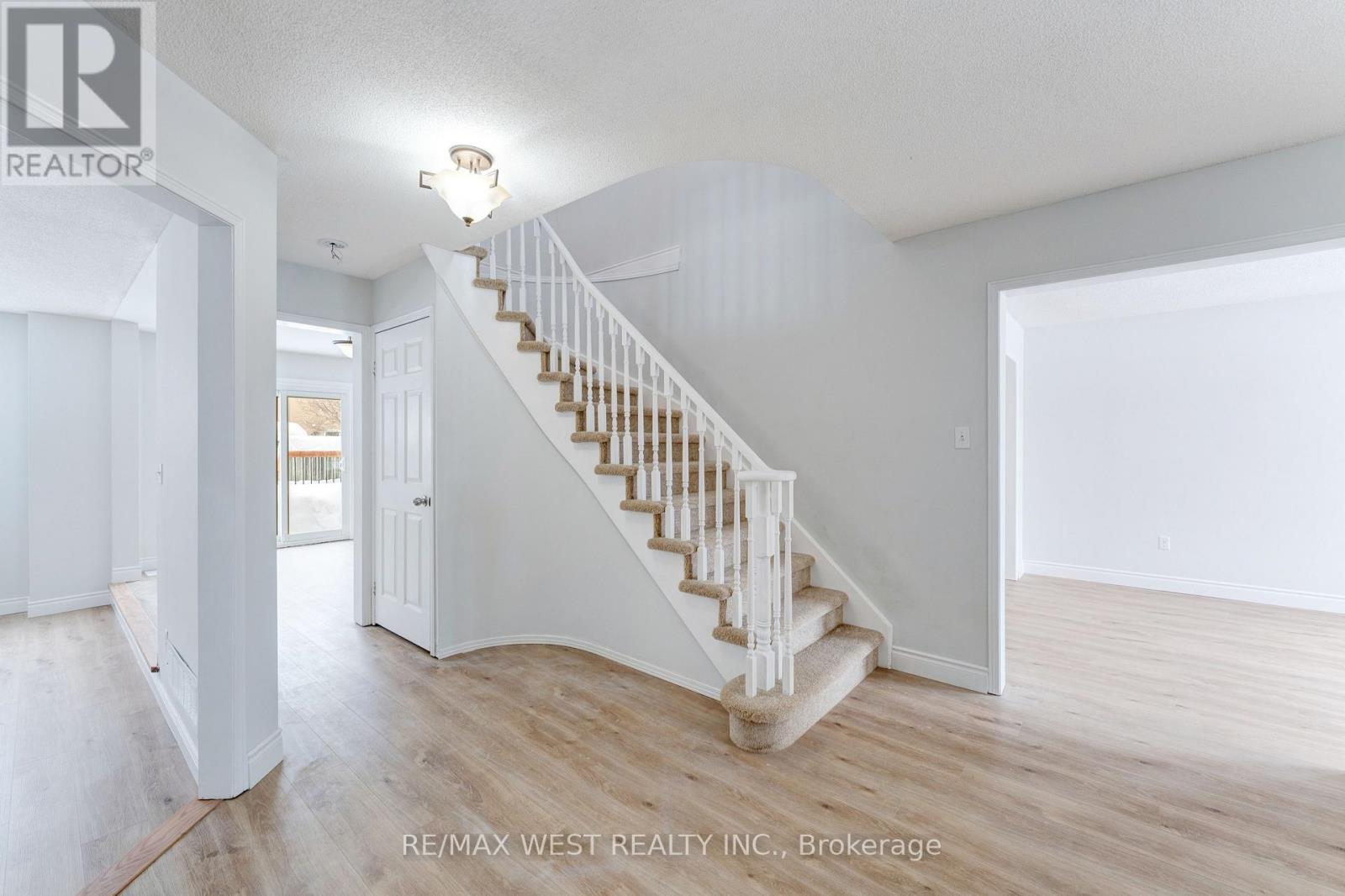 20 Felt Crescent, Barrie, ON - Indoor Photo Showing Other Room