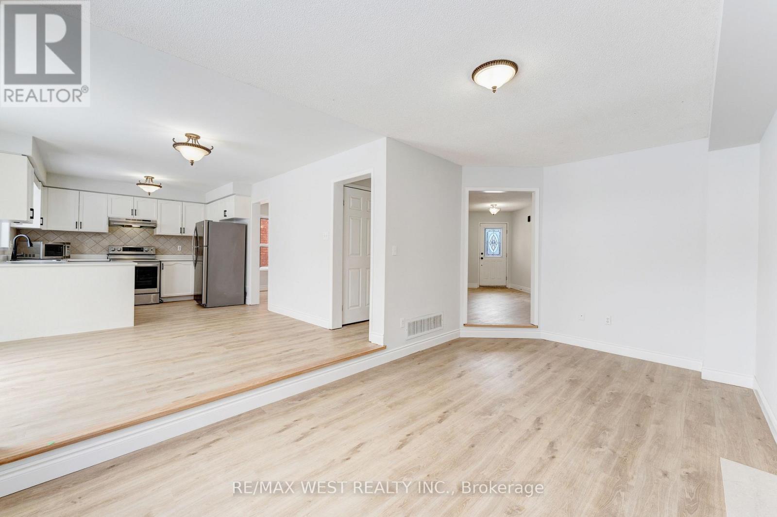 20 Felt Crescent, Barrie, ON - Indoor Photo Showing Other Room