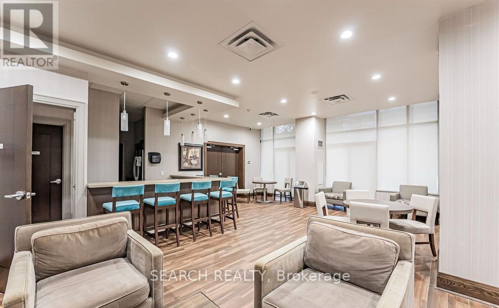 1706 - 35 Hollywood Avenue, Toronto, ON - Indoor