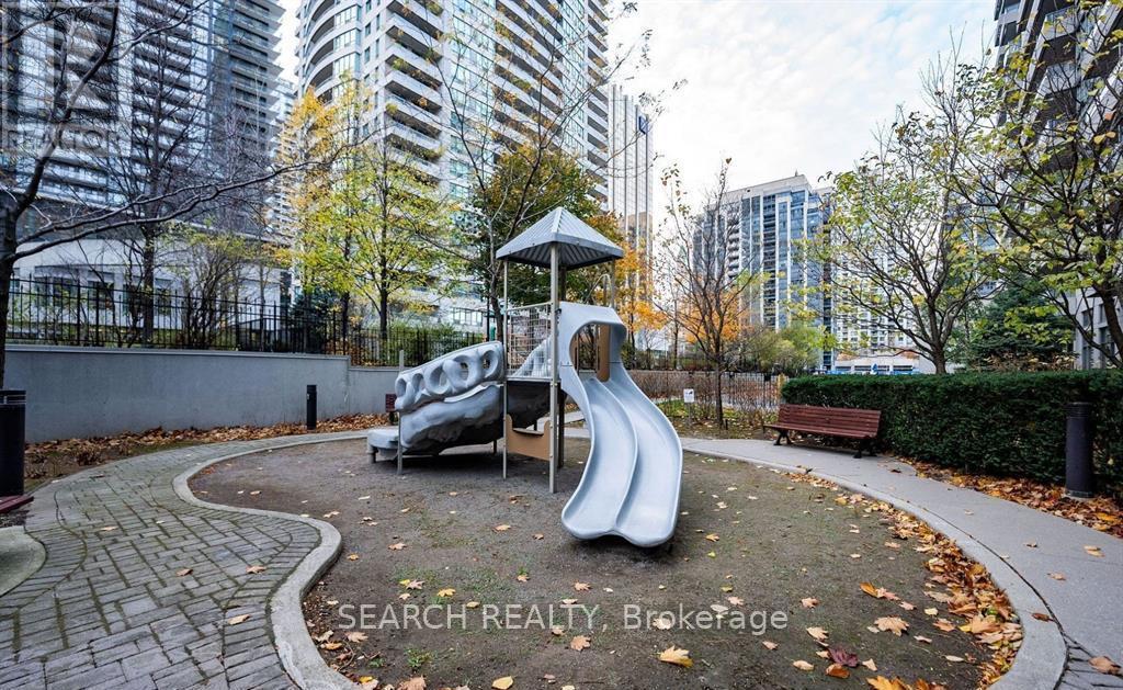 1706 - 35 Hollywood Avenue, Toronto, ON - Outdoor