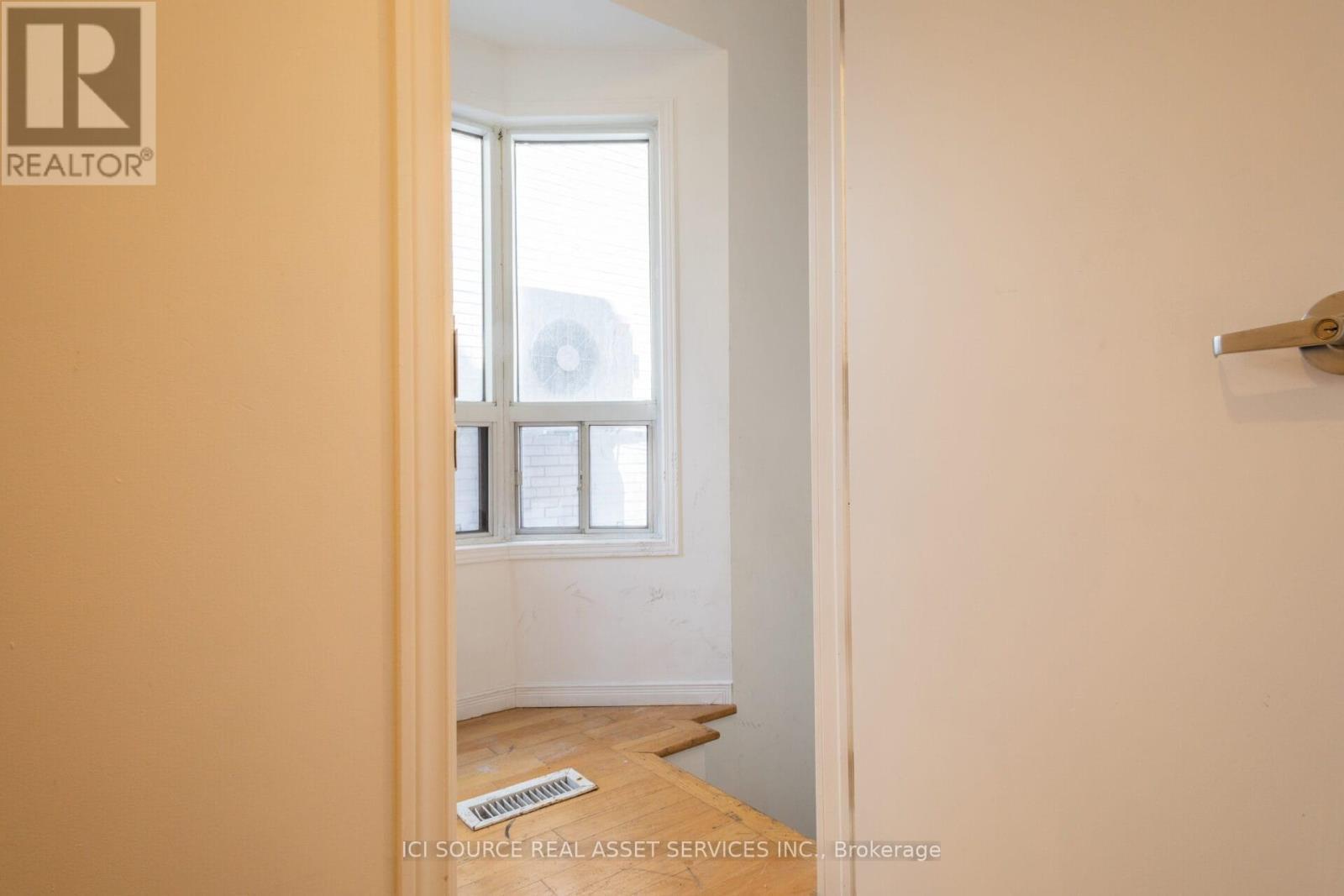 1 - 693 Euclid Avenue, Toronto, ON - Indoor Photo Showing Other Room