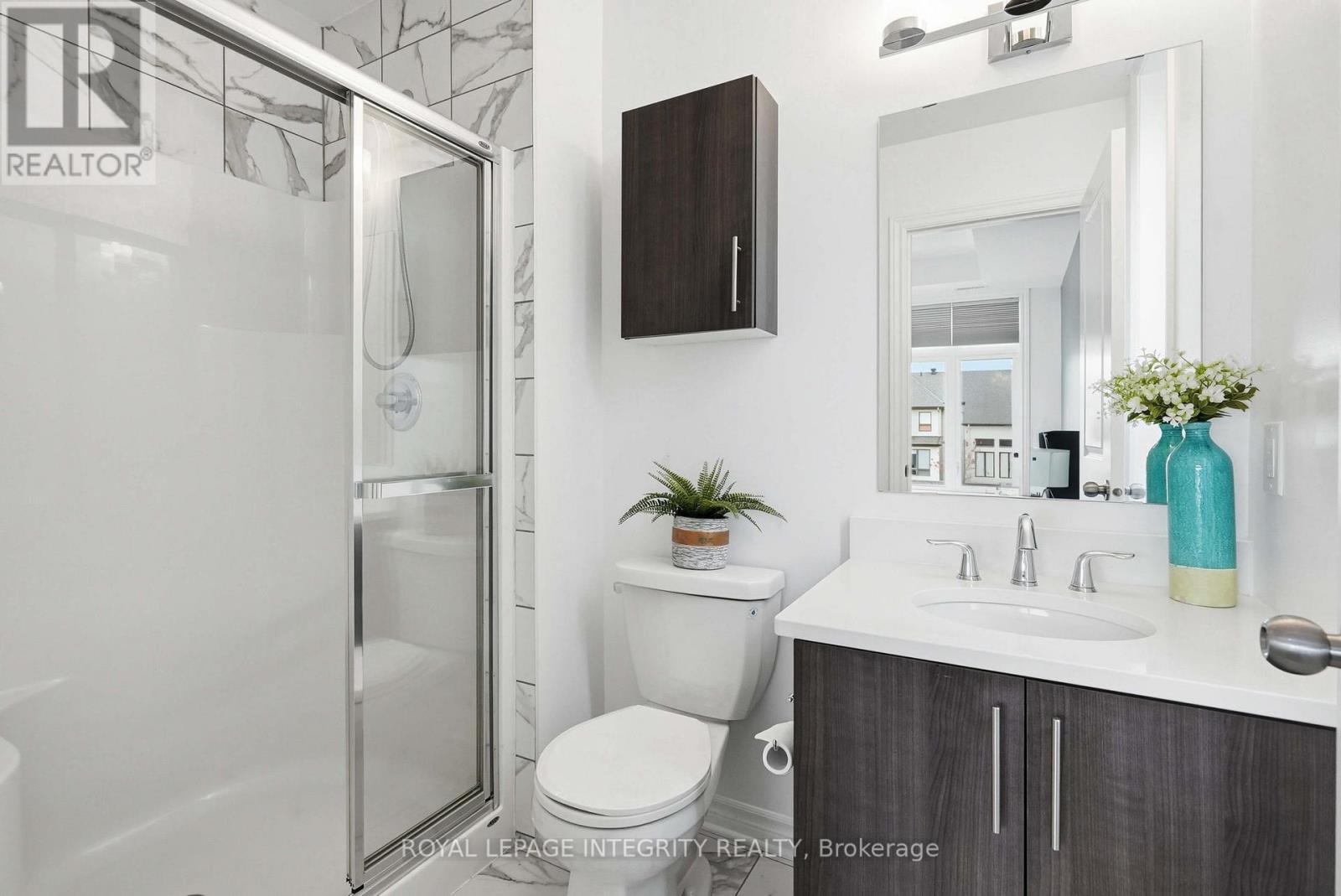 E - 40 Jaguar Private, Ottawa, ON - Indoor Photo Showing Bathroom