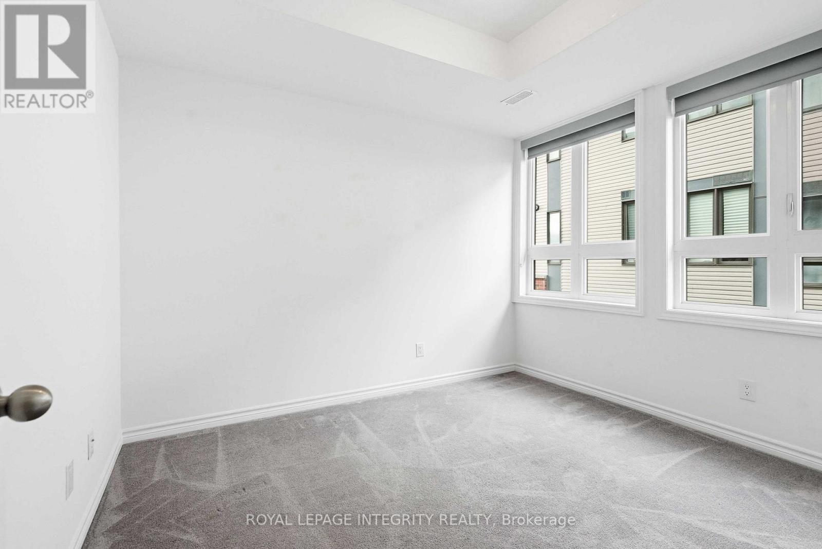 E - 40 Jaguar Private, Ottawa, ON - Indoor Photo Showing Other Room