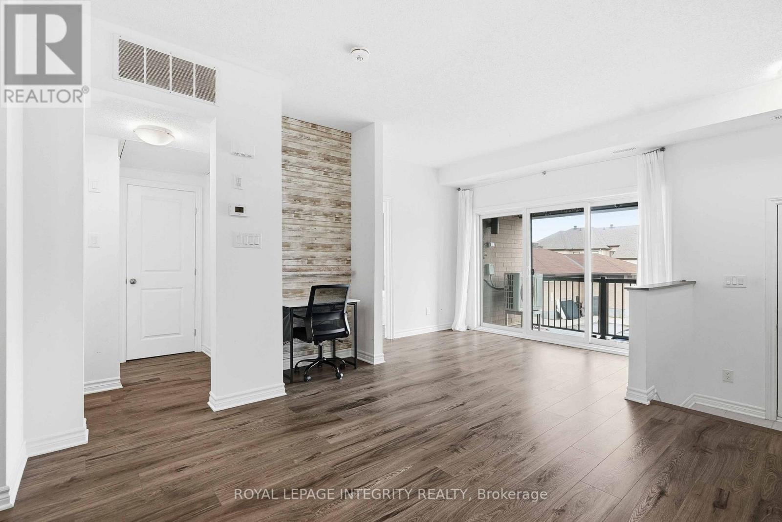 E - 40 Jaguar Private, Ottawa, ON - Indoor