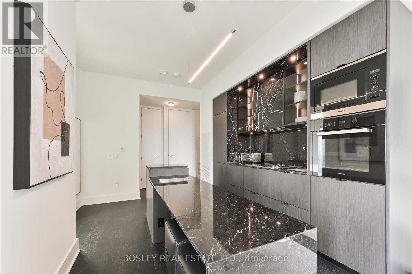 4707 - 11 Yorkville Avenue, Toronto, ON - Indoor Photo Showing Kitchen