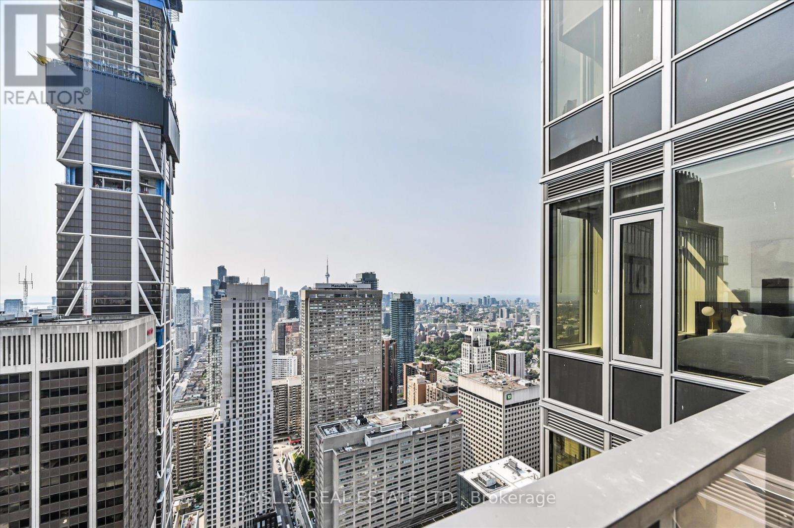 4707 - 11 Yorkville Avenue, Toronto, ON - Outdoor