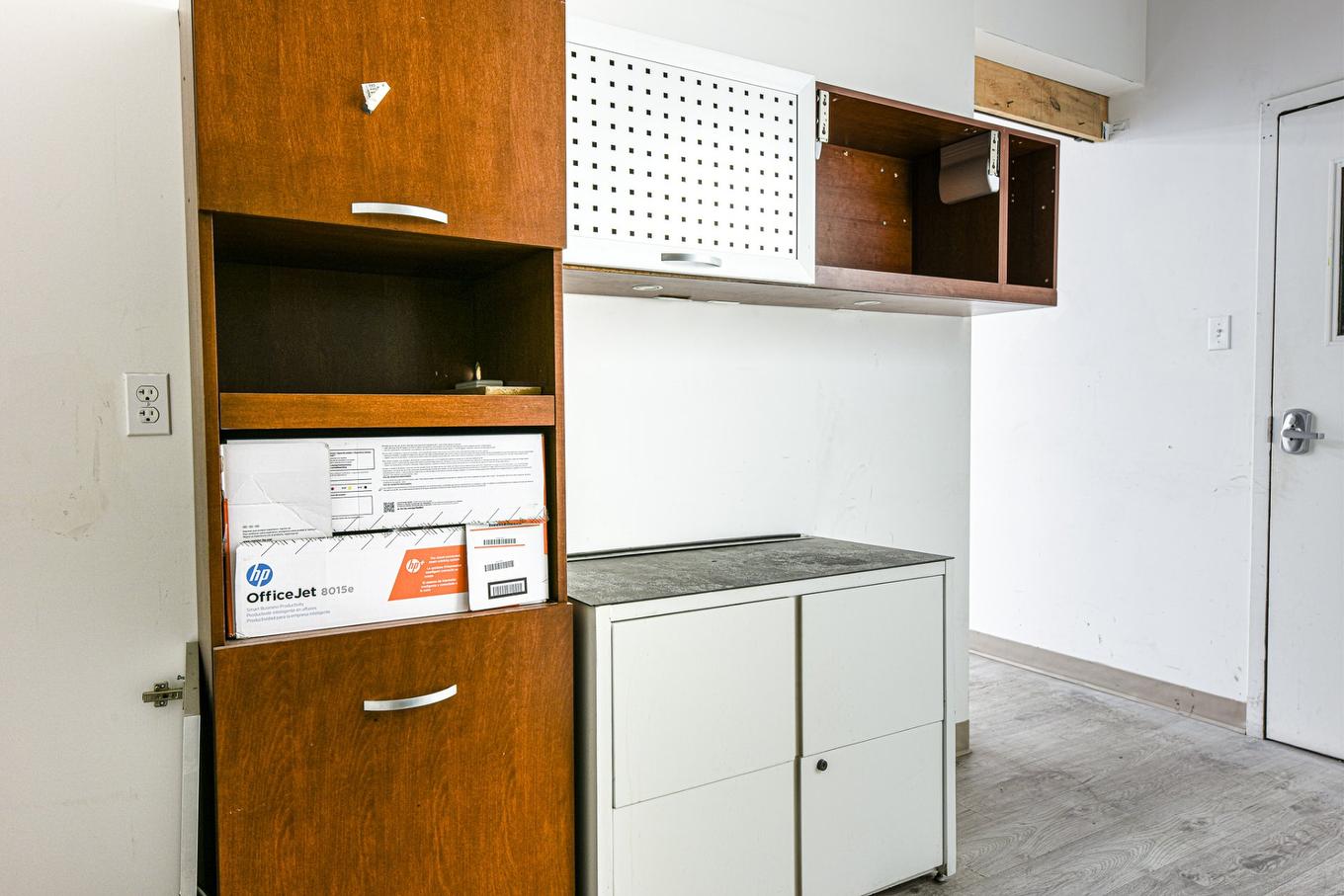 Commerce - 101-2900 Boul. Losch, Longueuil (Saint-Hubert), QC - Indoor