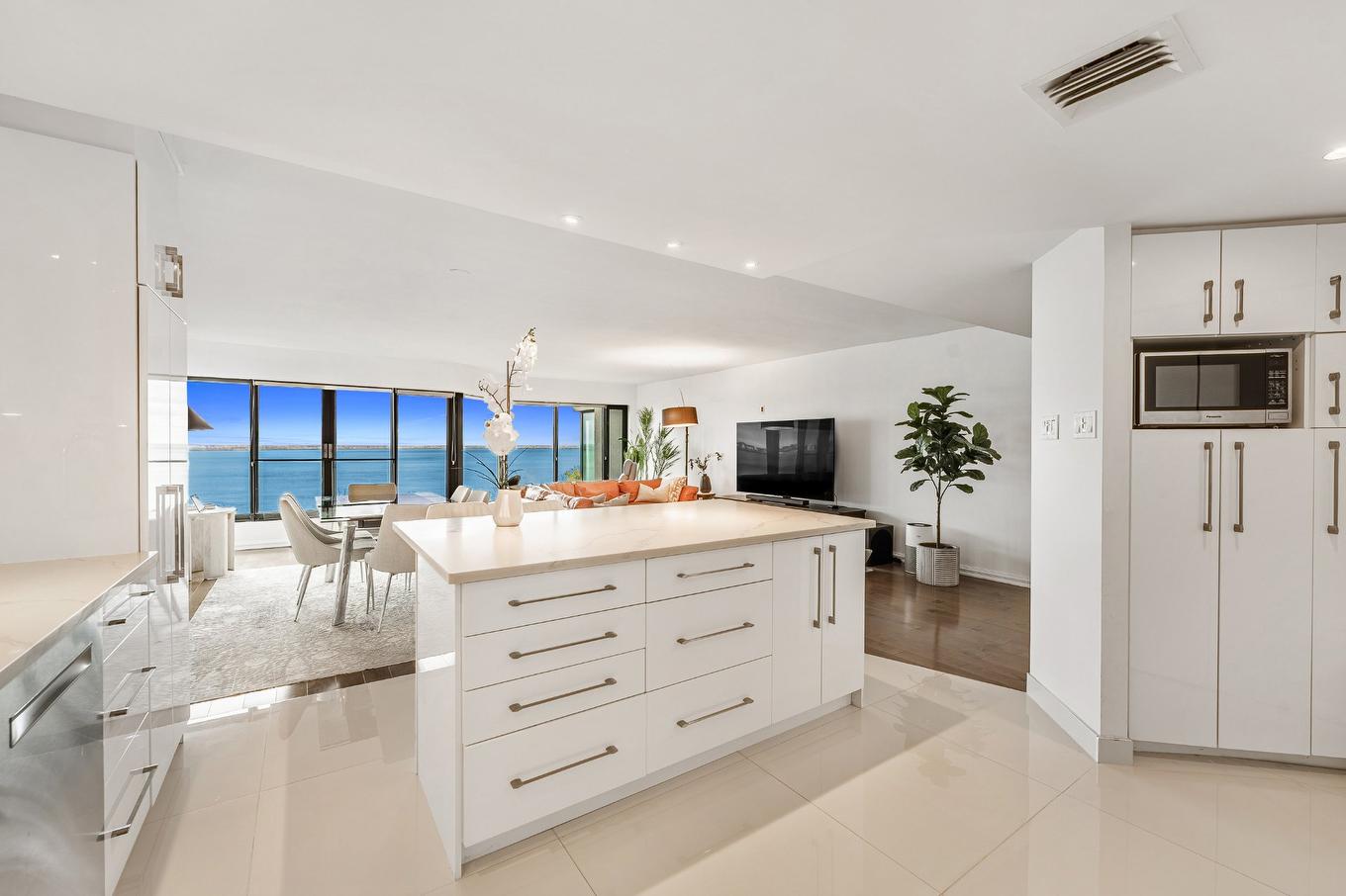 Kitchen - 1202-100 Rue Berlioz, Montréal (Verdun/Île-Des-Soeurs), QC - Indoor Photo Showing Kitchen