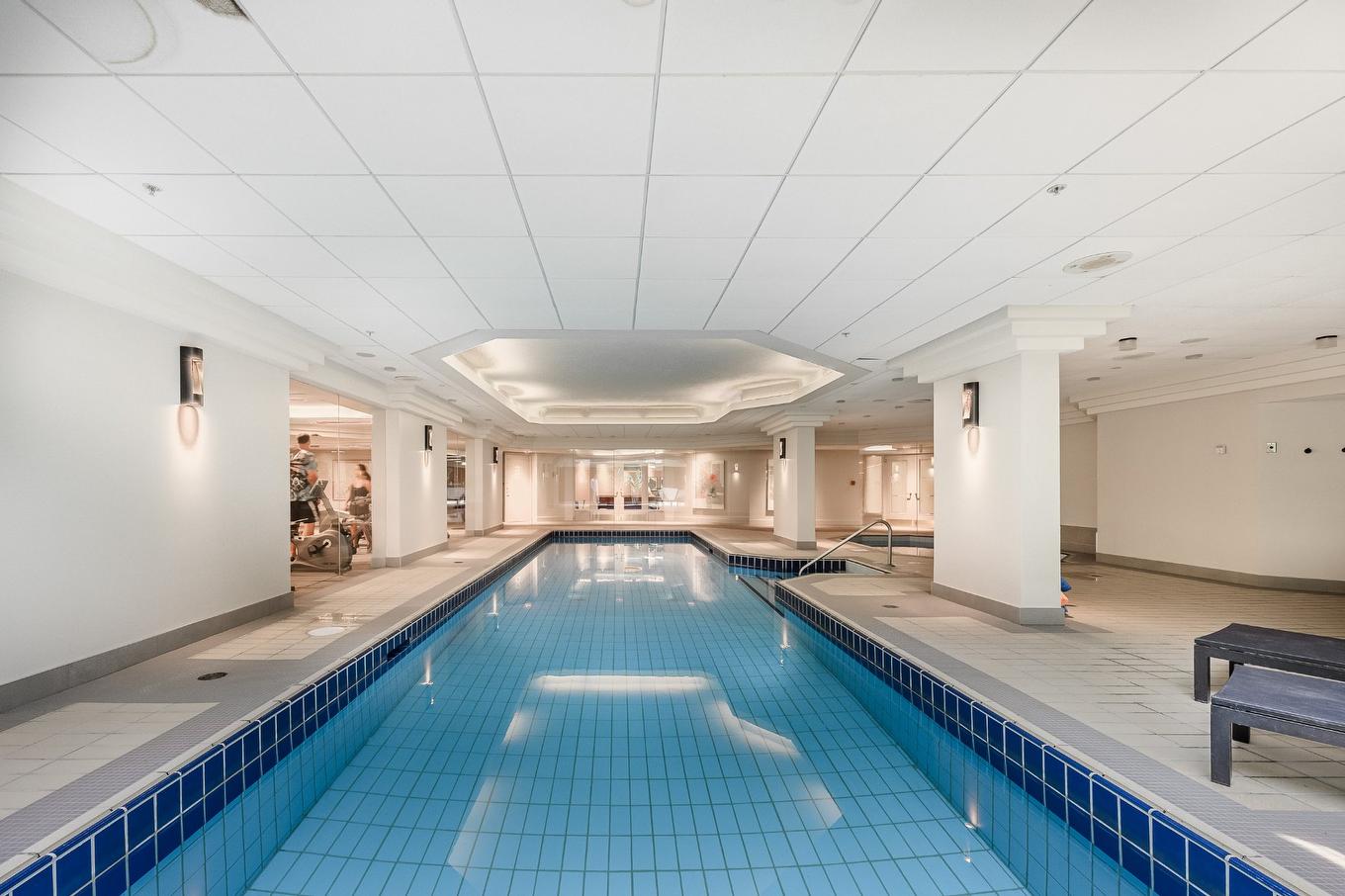 Pool - 1202-100 Rue Berlioz, Montréal (Verdun/Île-Des-Soeurs), QC - Indoor Photo Showing Other Room With In Ground Pool