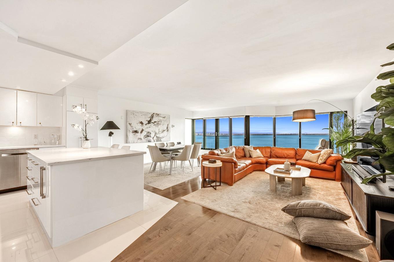Living room - 1202-100 Rue Berlioz, Montréal (Verdun/Île-Des-Soeurs), QC - Indoor Photo Showing Kitchen