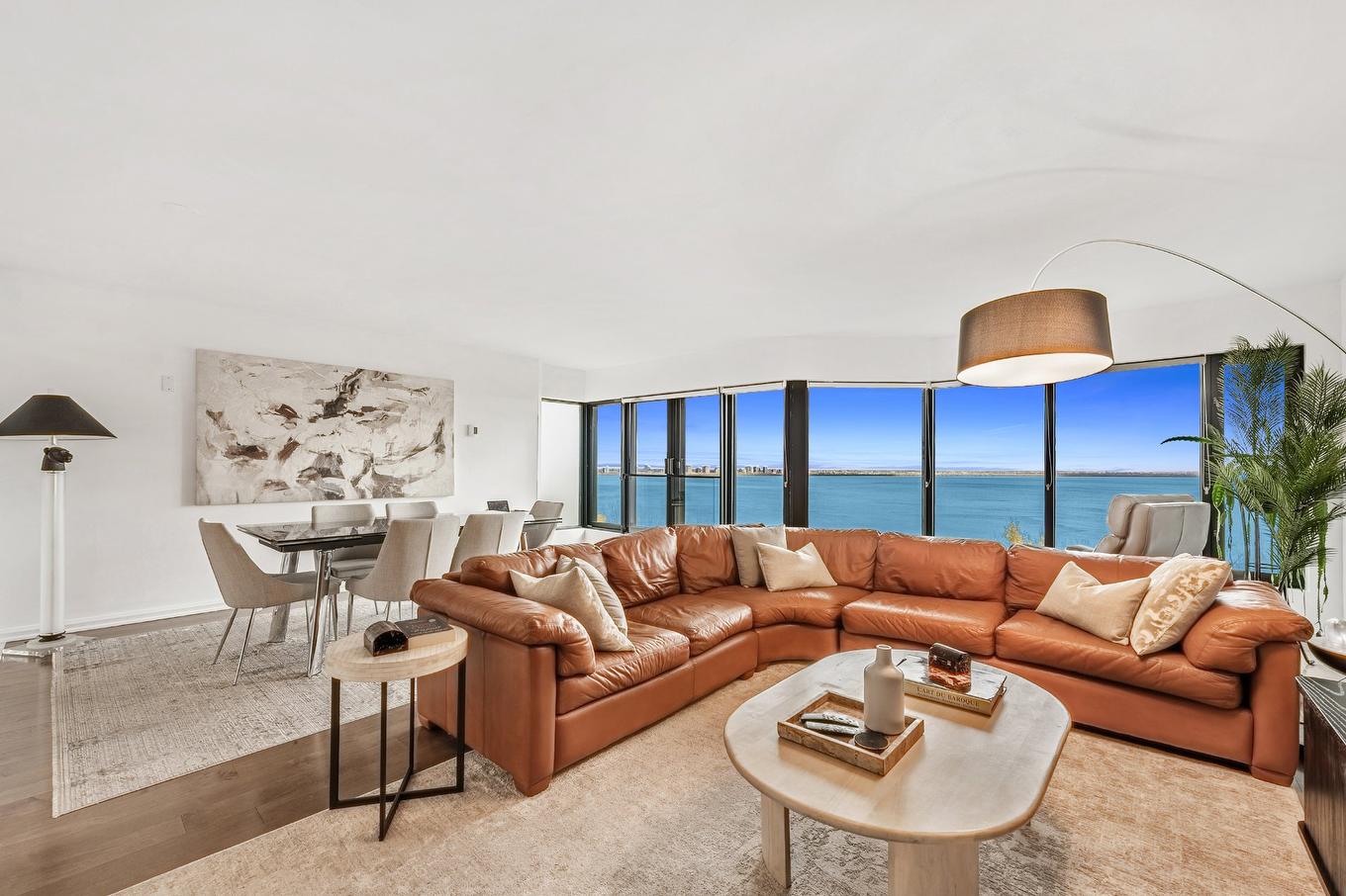 Living room - 1202-100 Rue Berlioz, Montréal (Verdun/Île-Des-Soeurs), QC - Indoor Photo Showing Living Room